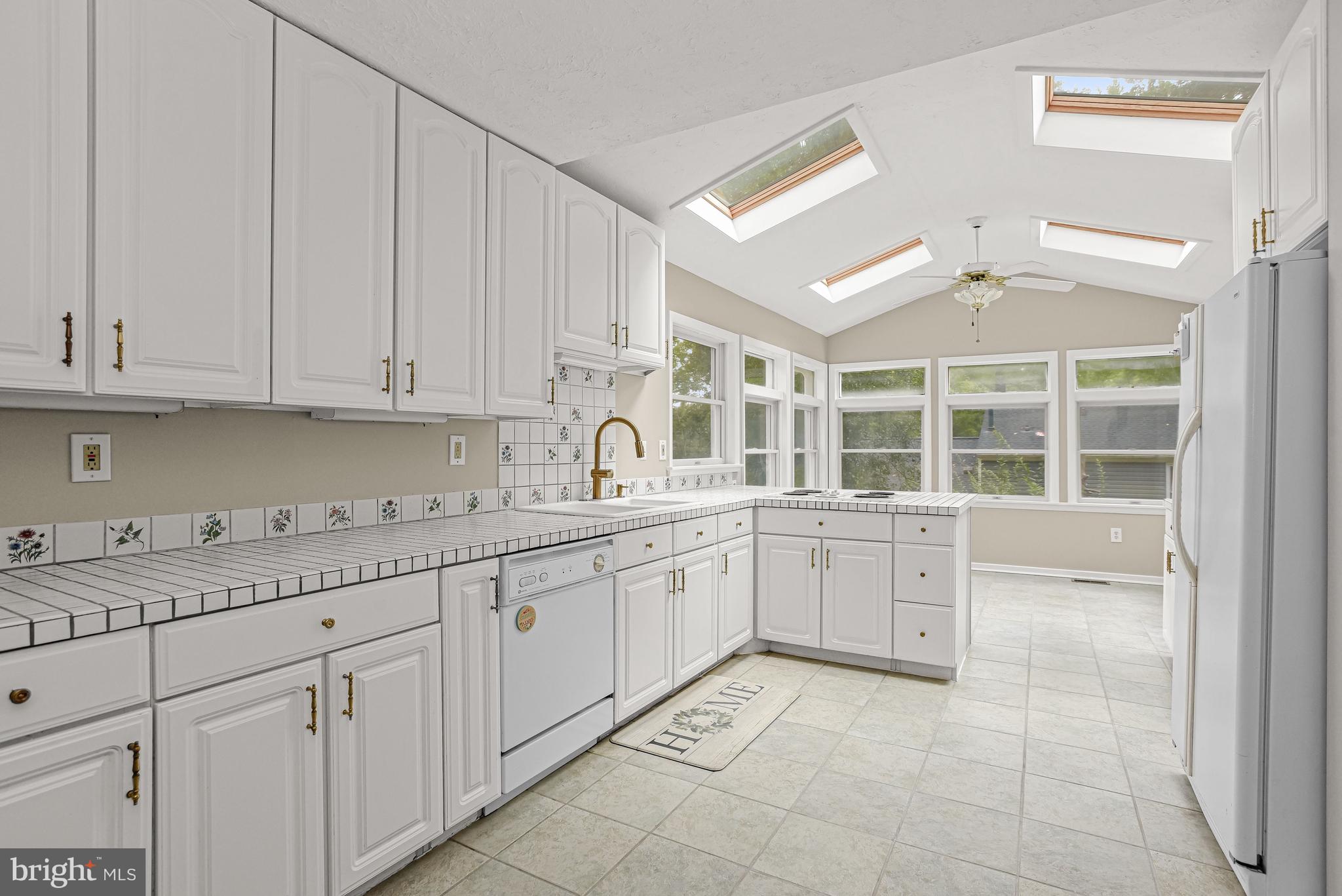 VILLAGE OF LONG REACH - Residential