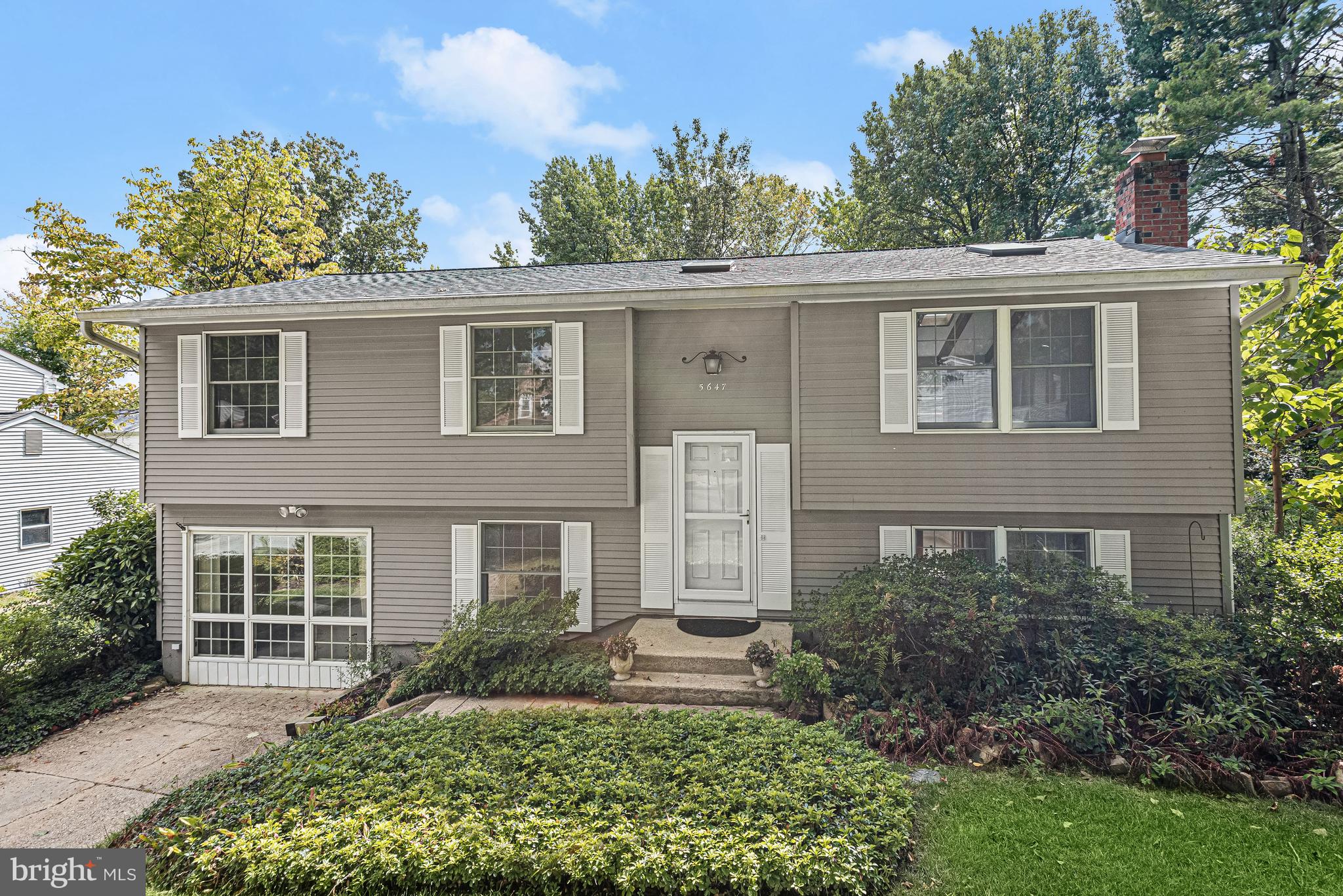 VILLAGE OF LONG REACH - Residential