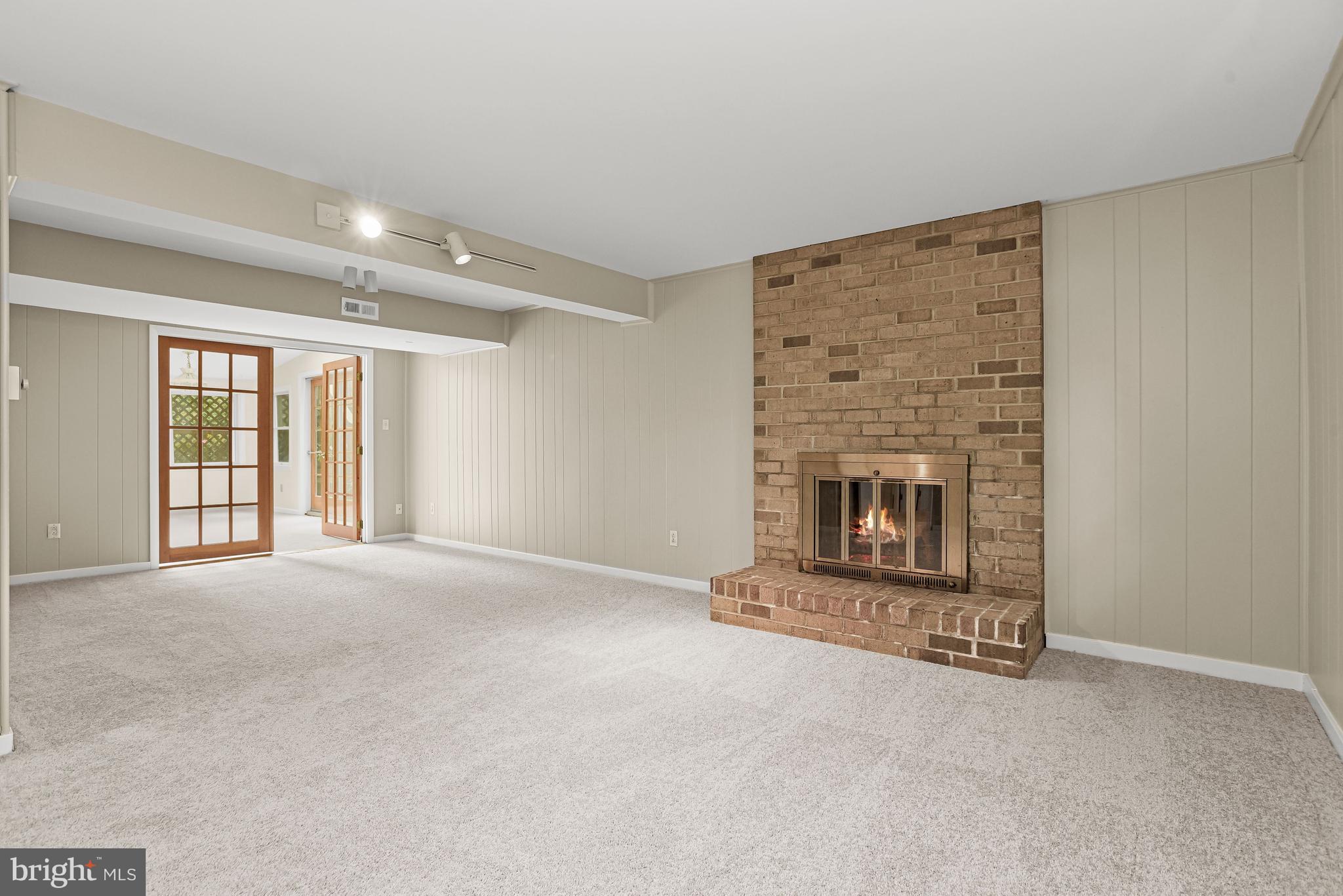 VILLAGE OF LONG REACH - Residential