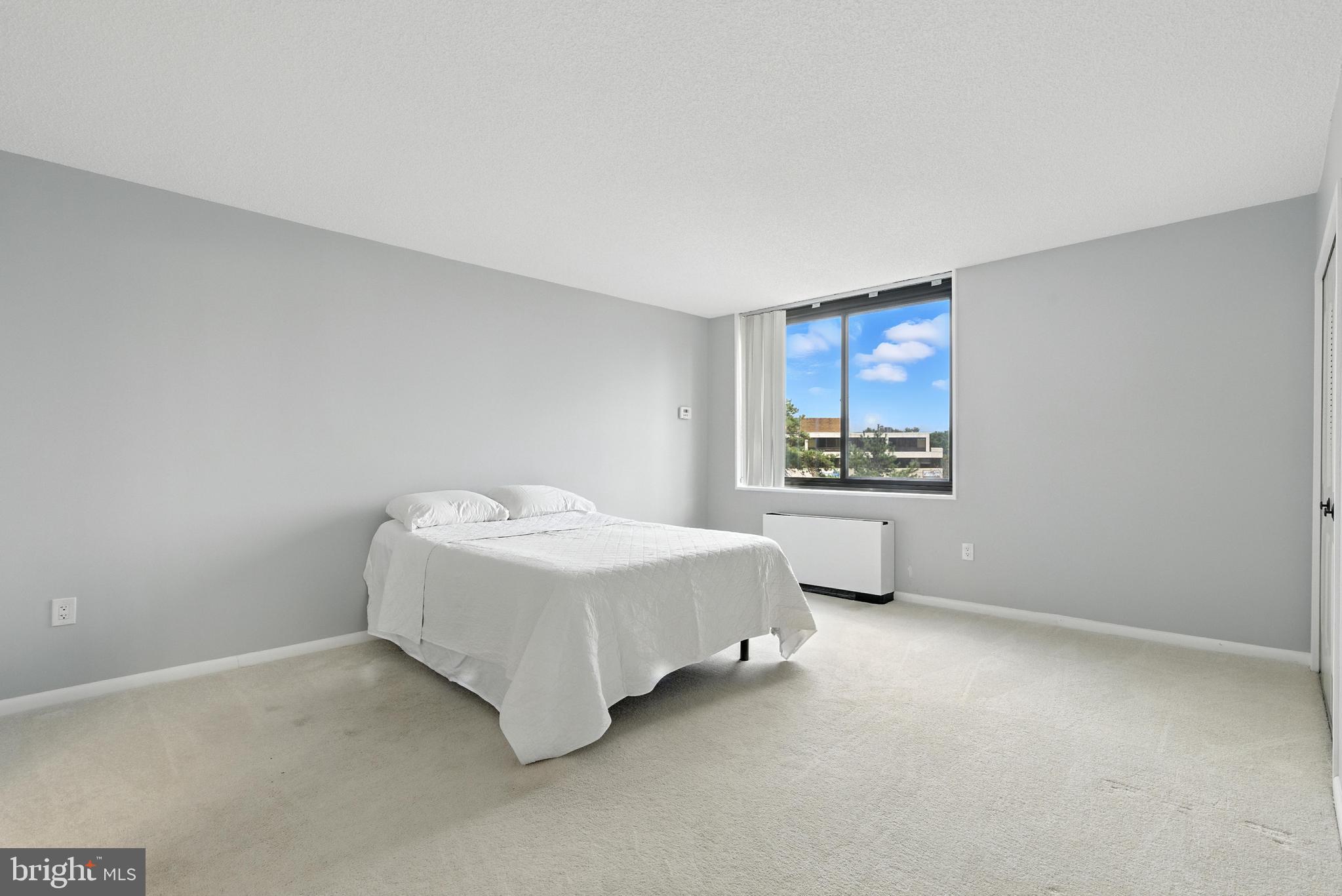 SKYLINE PLAZA - Residential