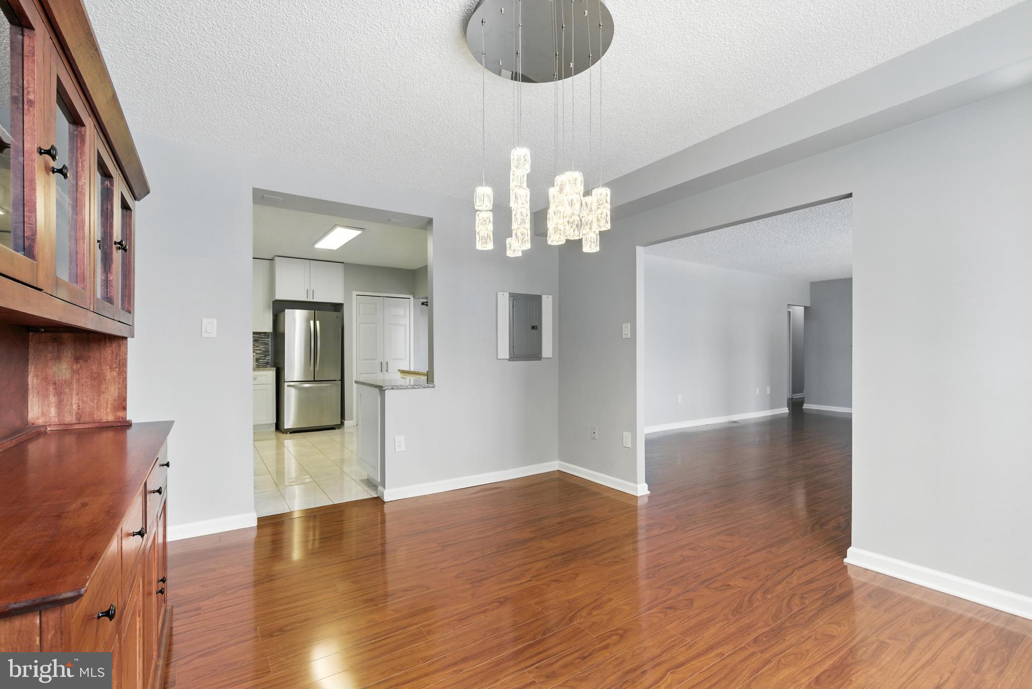 SKYLINE PLAZA - Residential