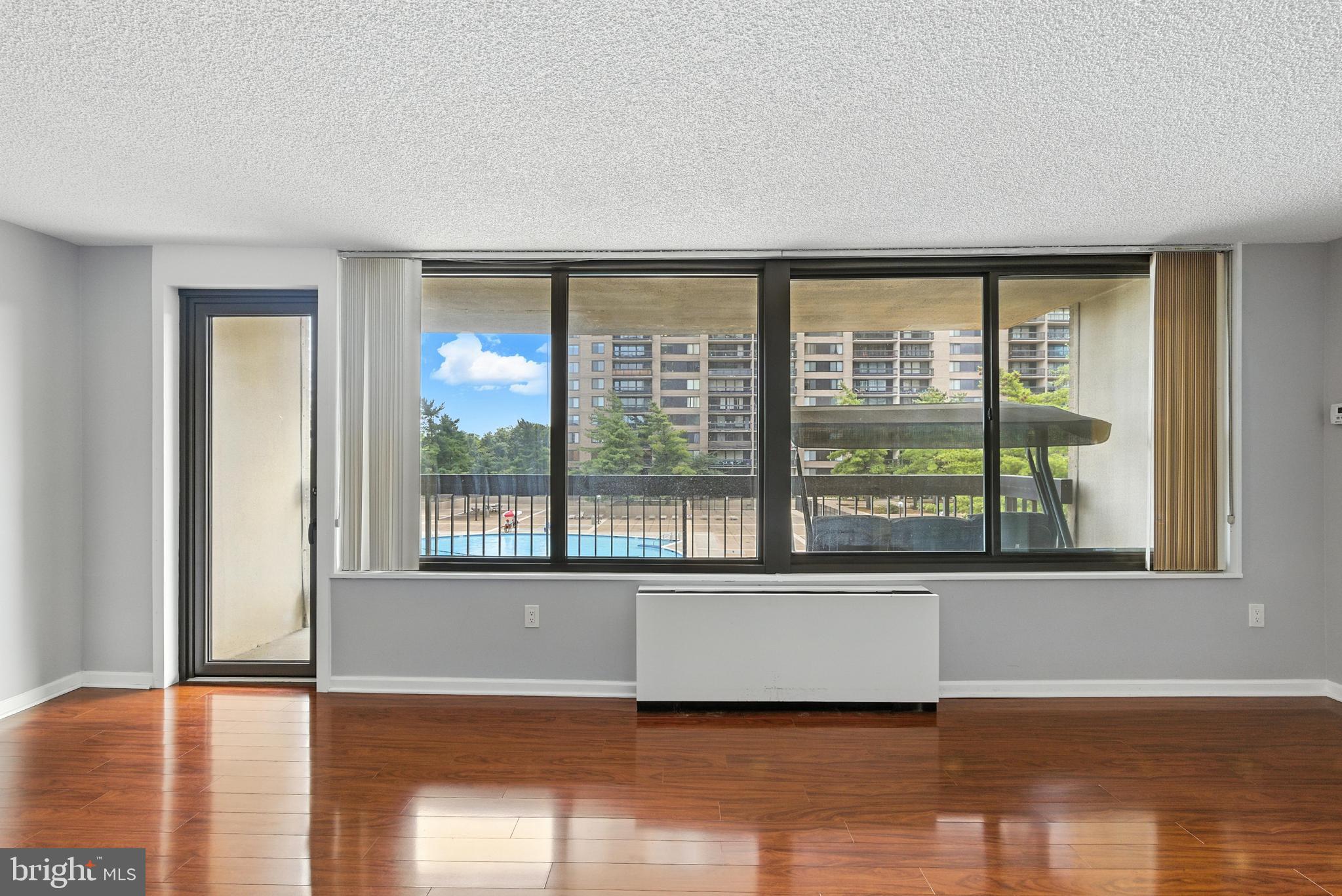 SKYLINE PLAZA - Residential