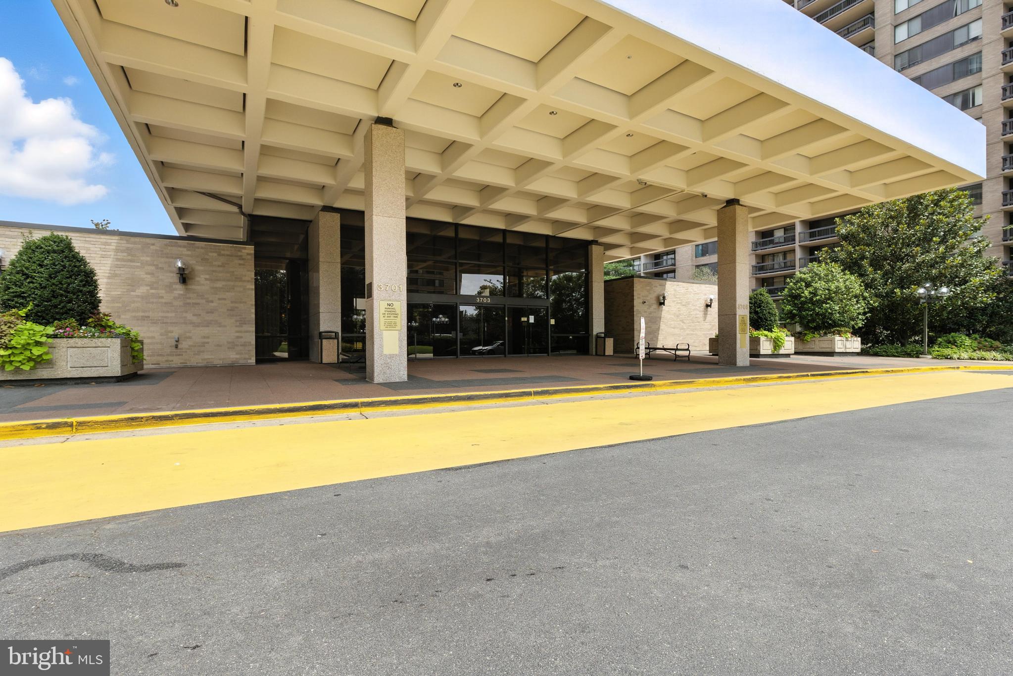 SKYLINE PLAZA - Residential