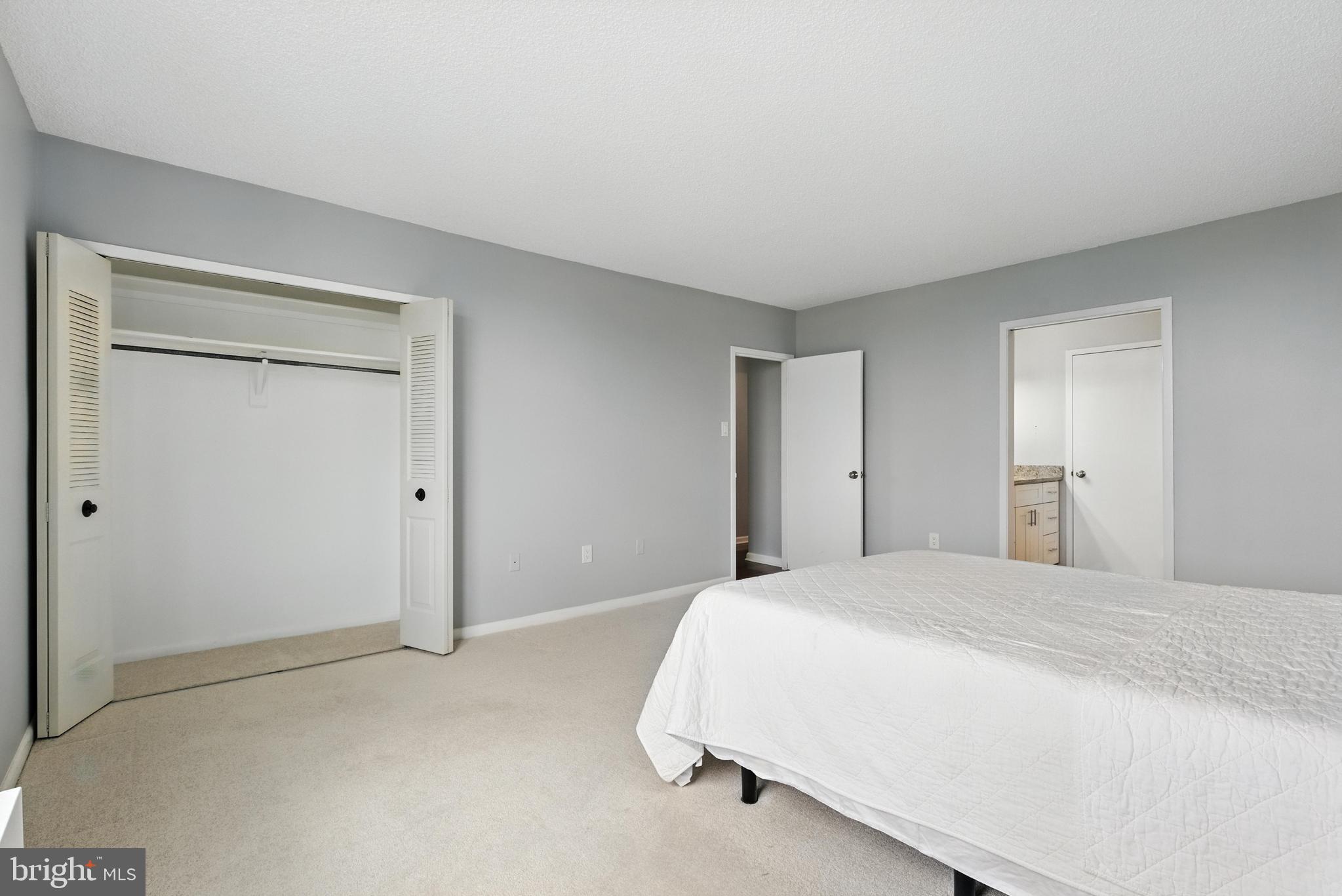 SKYLINE PLAZA - Residential