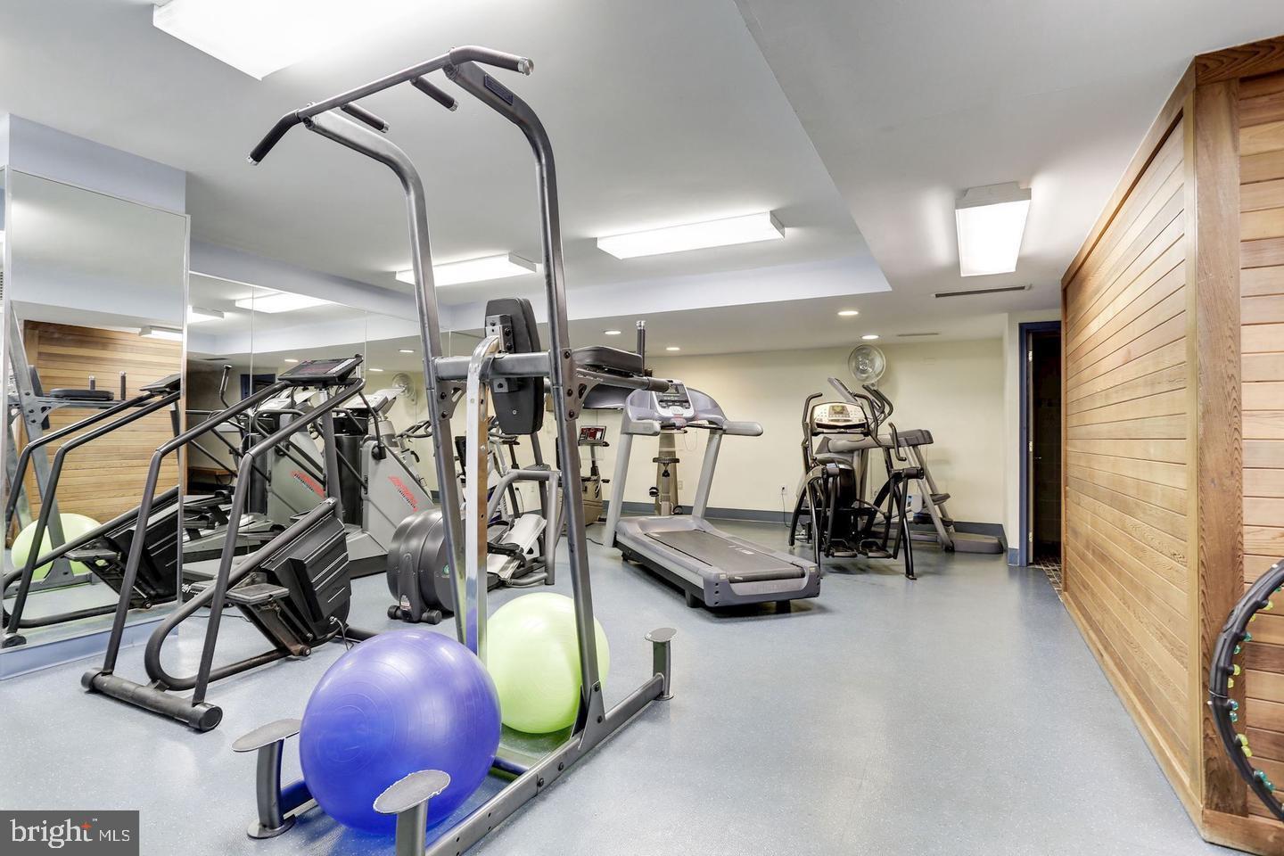 SKYLINE PLAZA - Residential