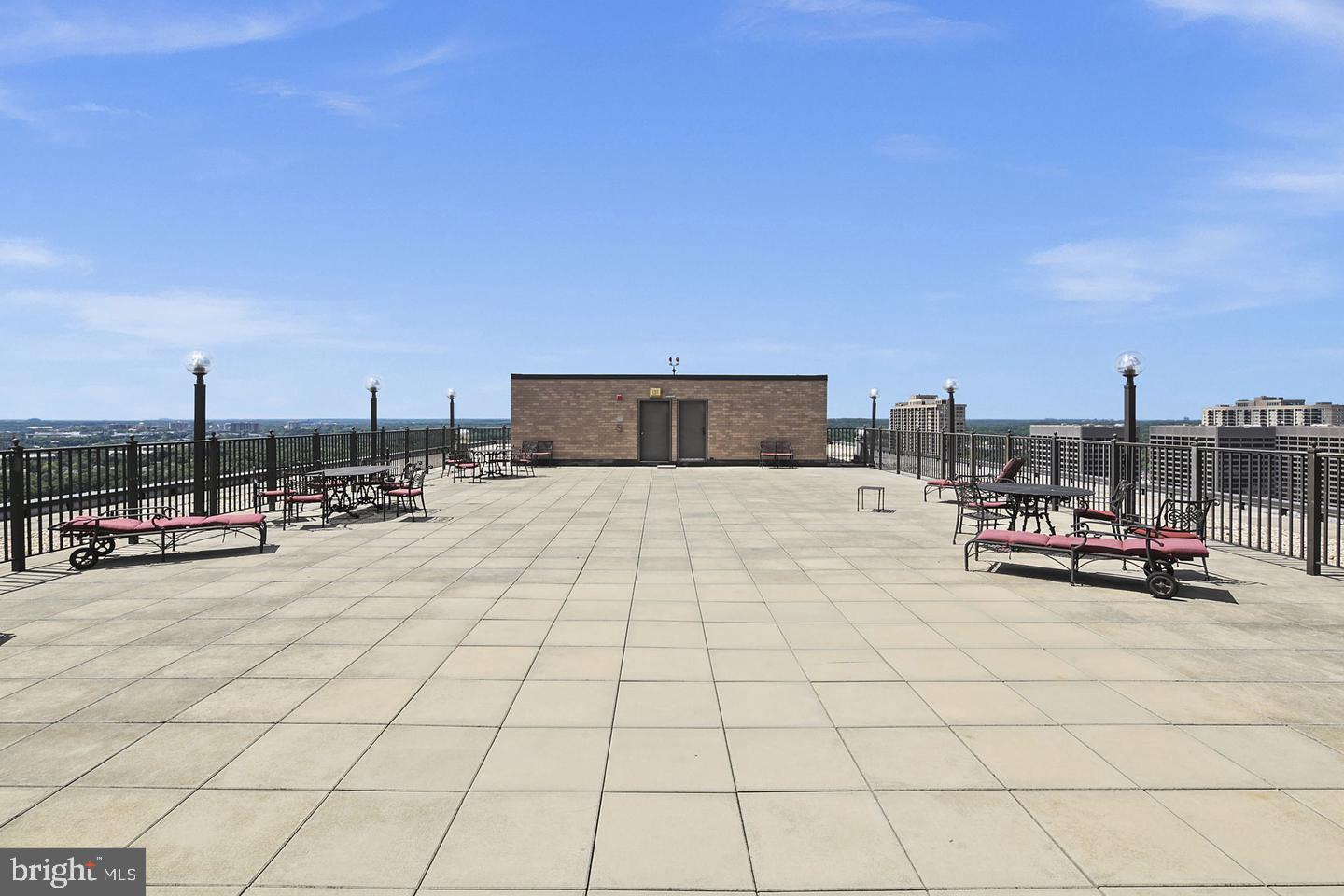 SKYLINE PLAZA - Residential