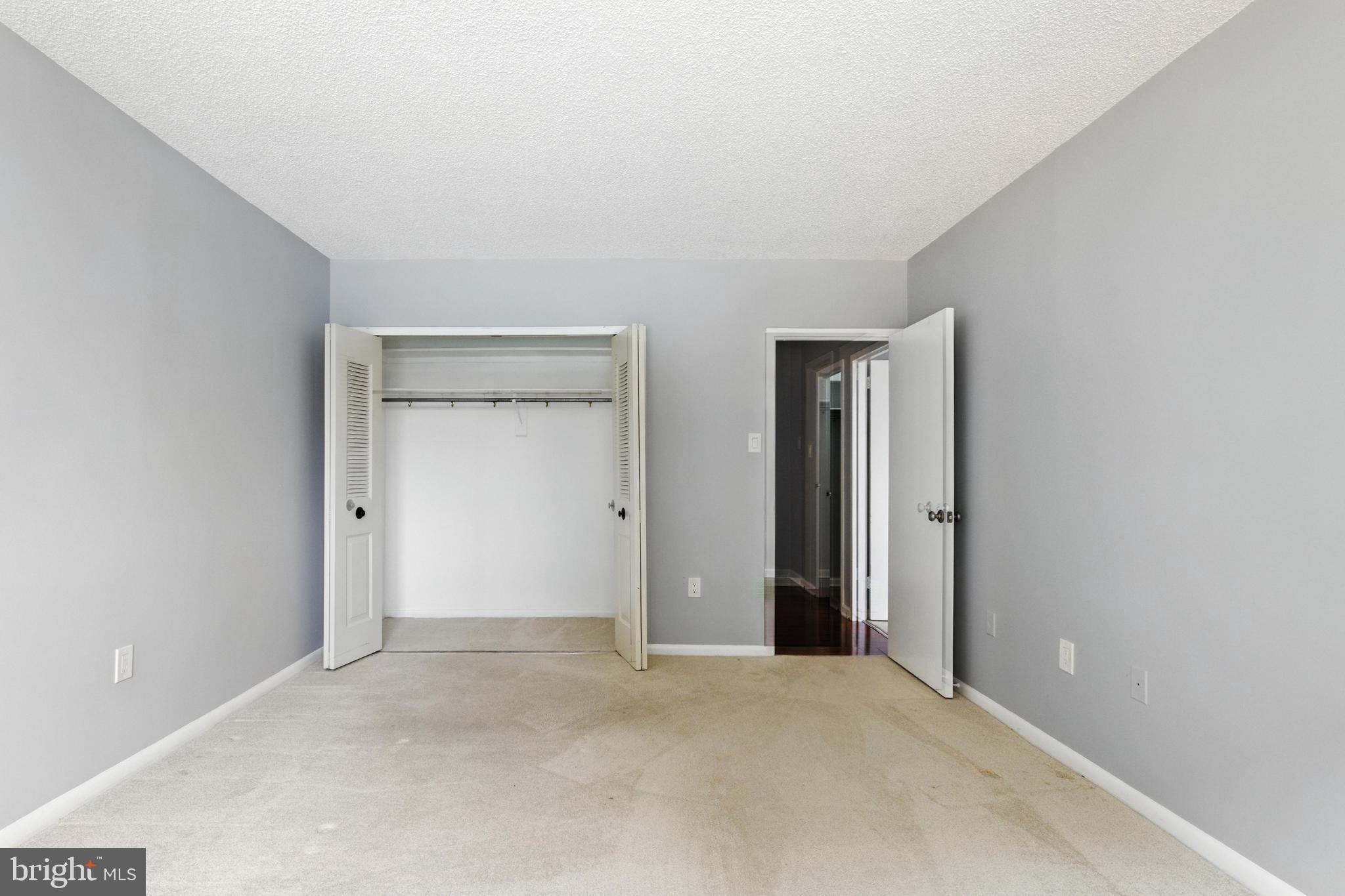 SKYLINE PLAZA - Residential