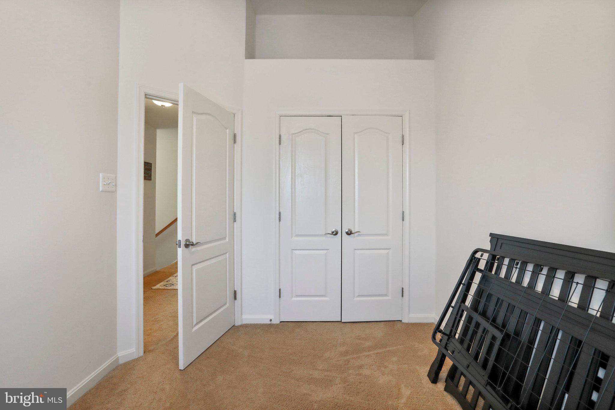 COLLEGIATE ACRES - Residential