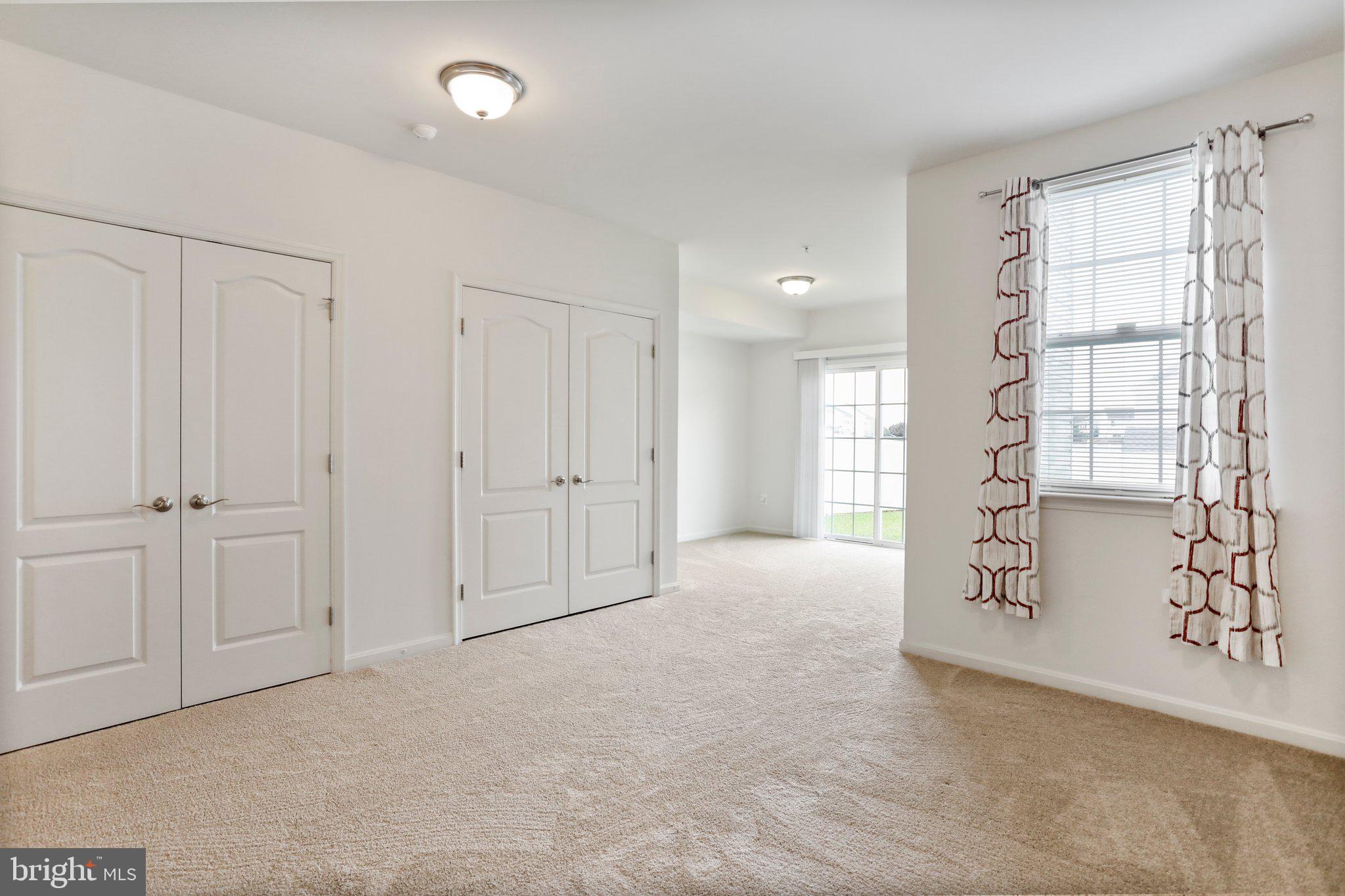 COLLEGIATE ACRES - Residential