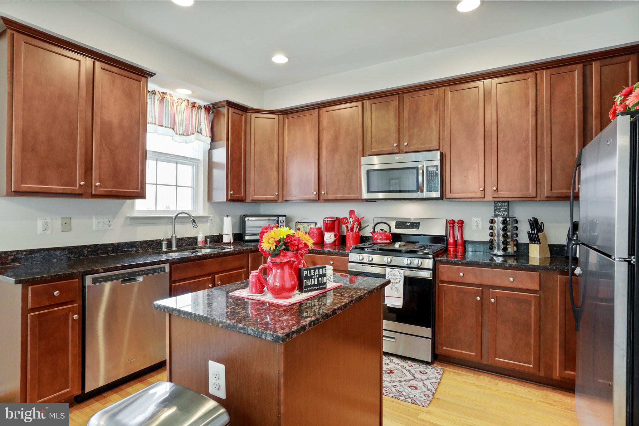 COLLEGIATE ACRES - Residential