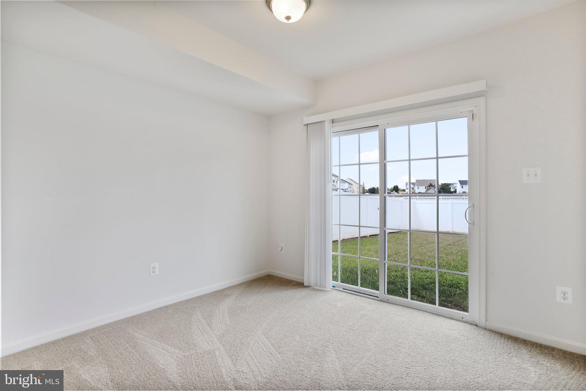 COLLEGIATE ACRES - Residential