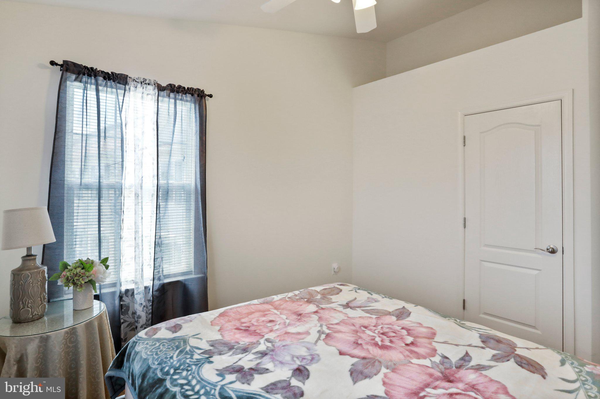 COLLEGIATE ACRES - Residential