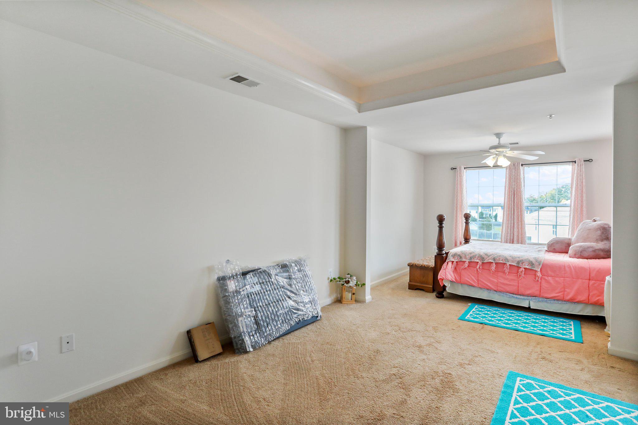 COLLEGIATE ACRES - Residential