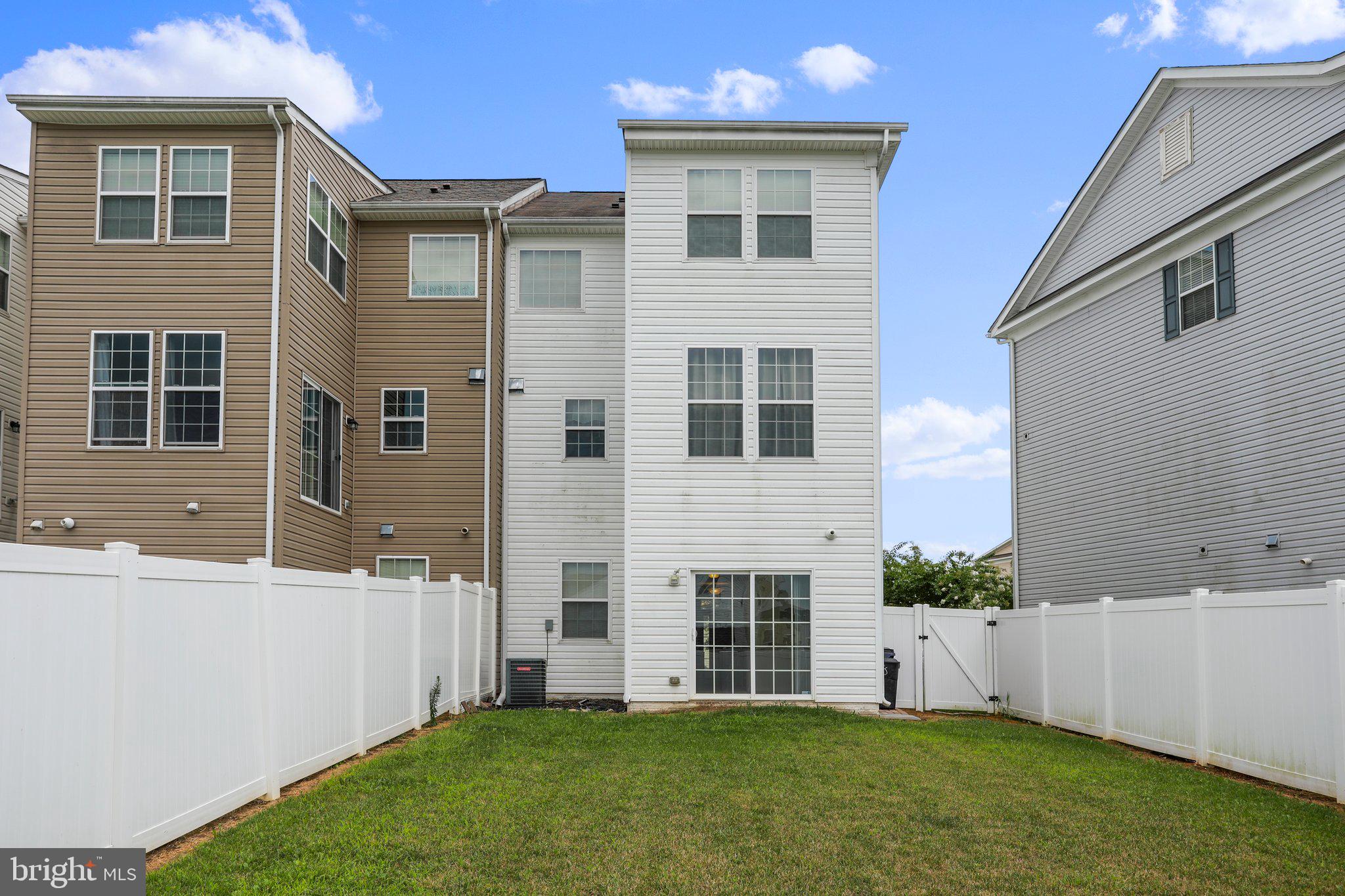 COLLEGIATE ACRES - Residential