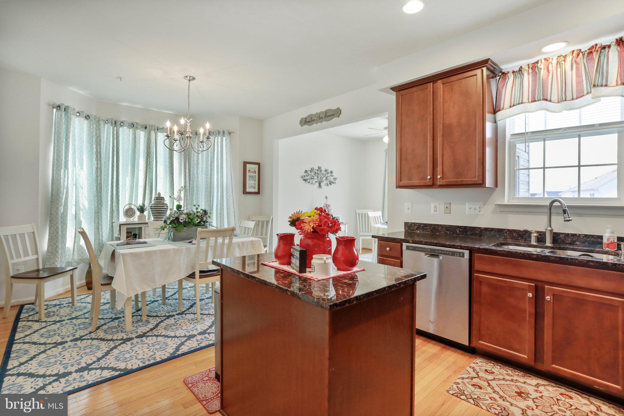 COLLEGIATE ACRES - Residential