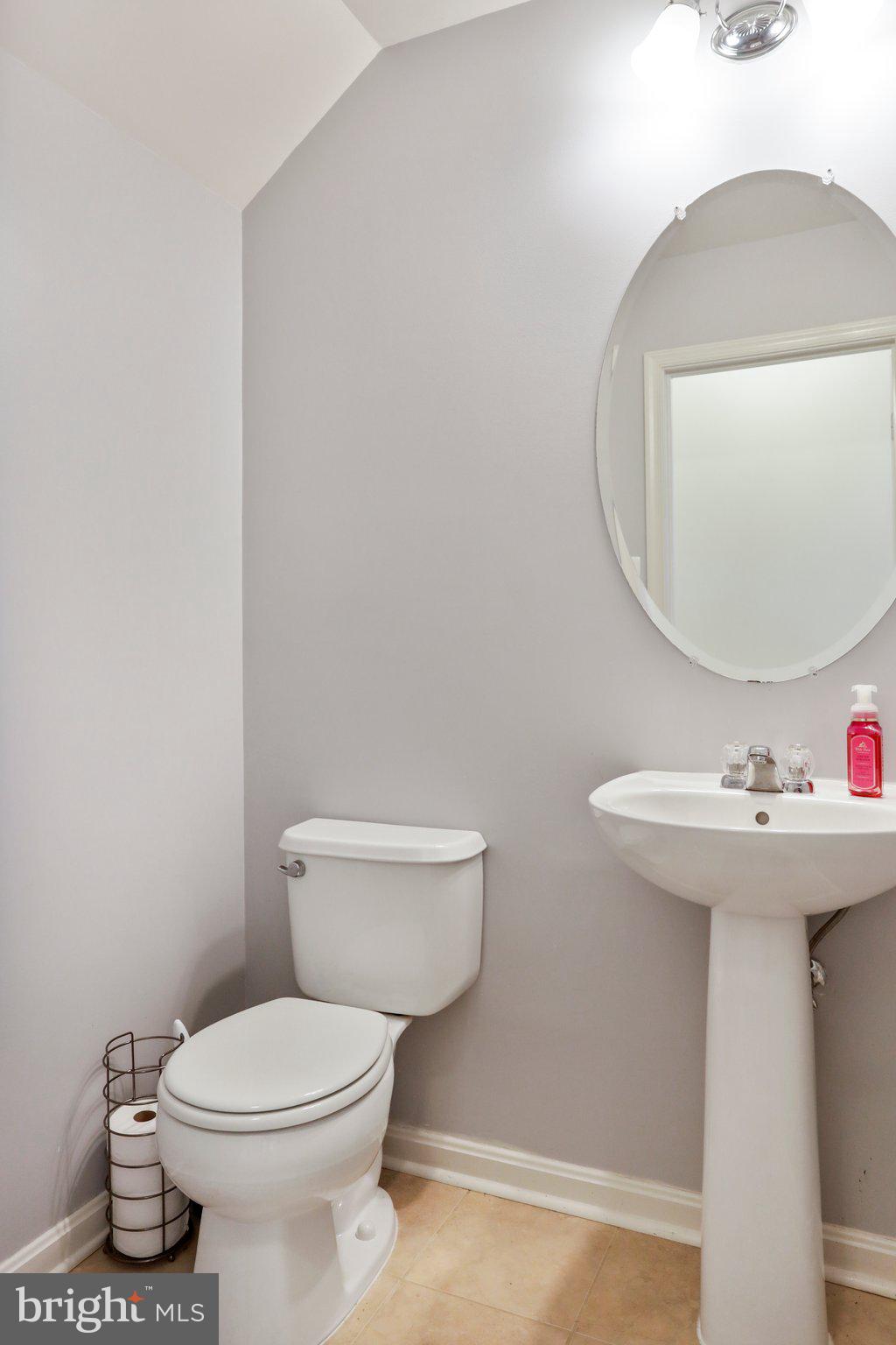 COLLEGIATE ACRES - Residential