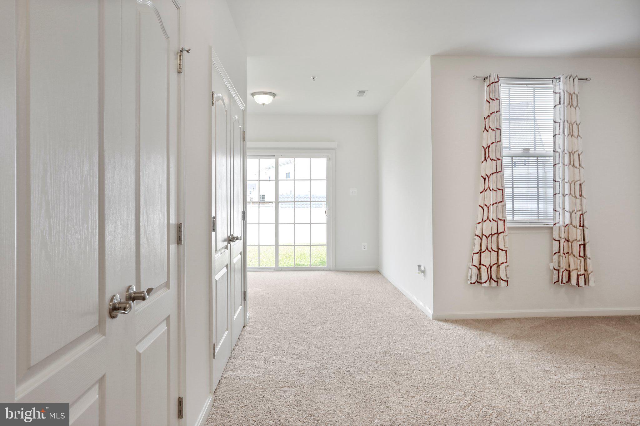 COLLEGIATE ACRES - Residential