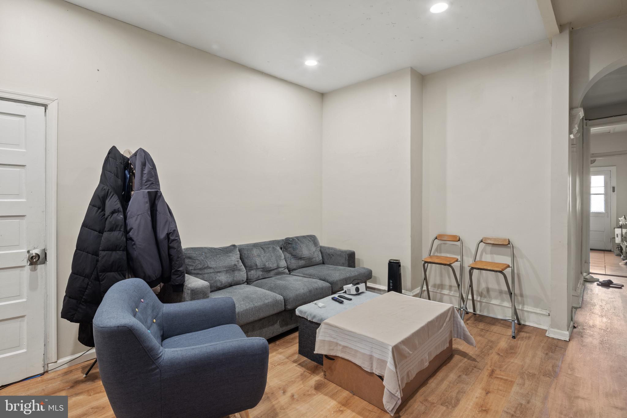 CHARLES VILLAGE - Residential Income