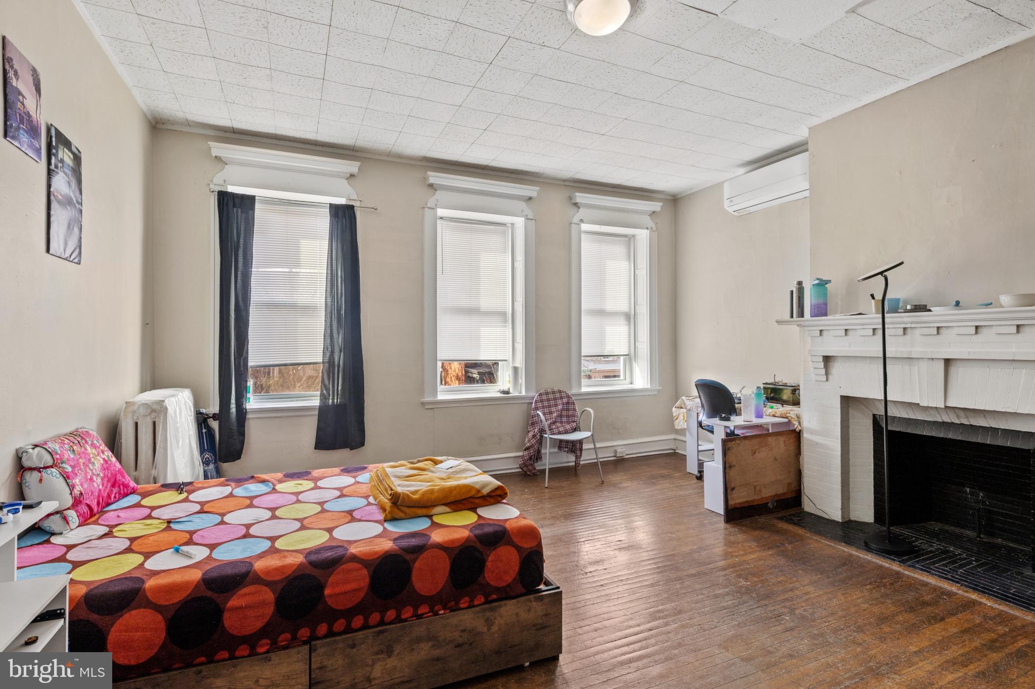 CHARLES VILLAGE - Residential Income