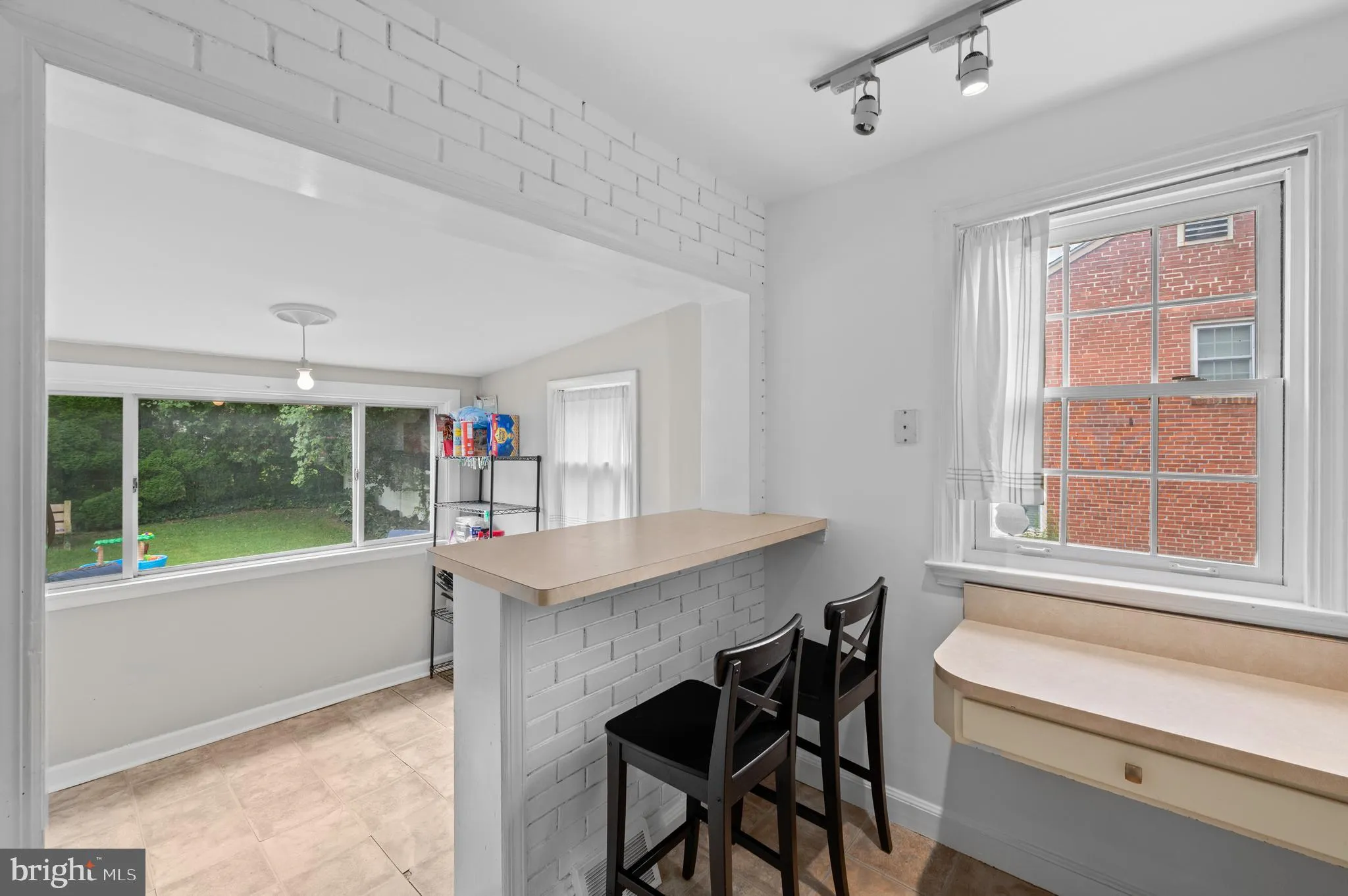 Drexel Hill, Pennsylvania 19026, United States, 4 Bedrooms Bedrooms, ,2 BathroomsBathrooms,Residential,Pending,188810