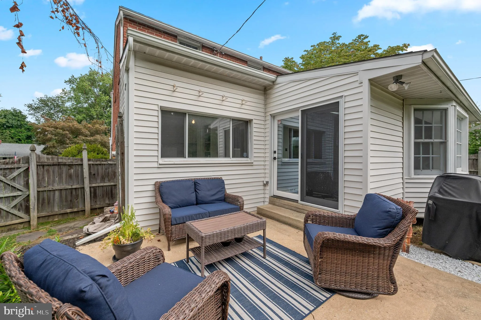 Drexel Hill, Pennsylvania 19026, United States, 4 Bedrooms Bedrooms, ,2 BathroomsBathrooms,Residential,Pending,188810