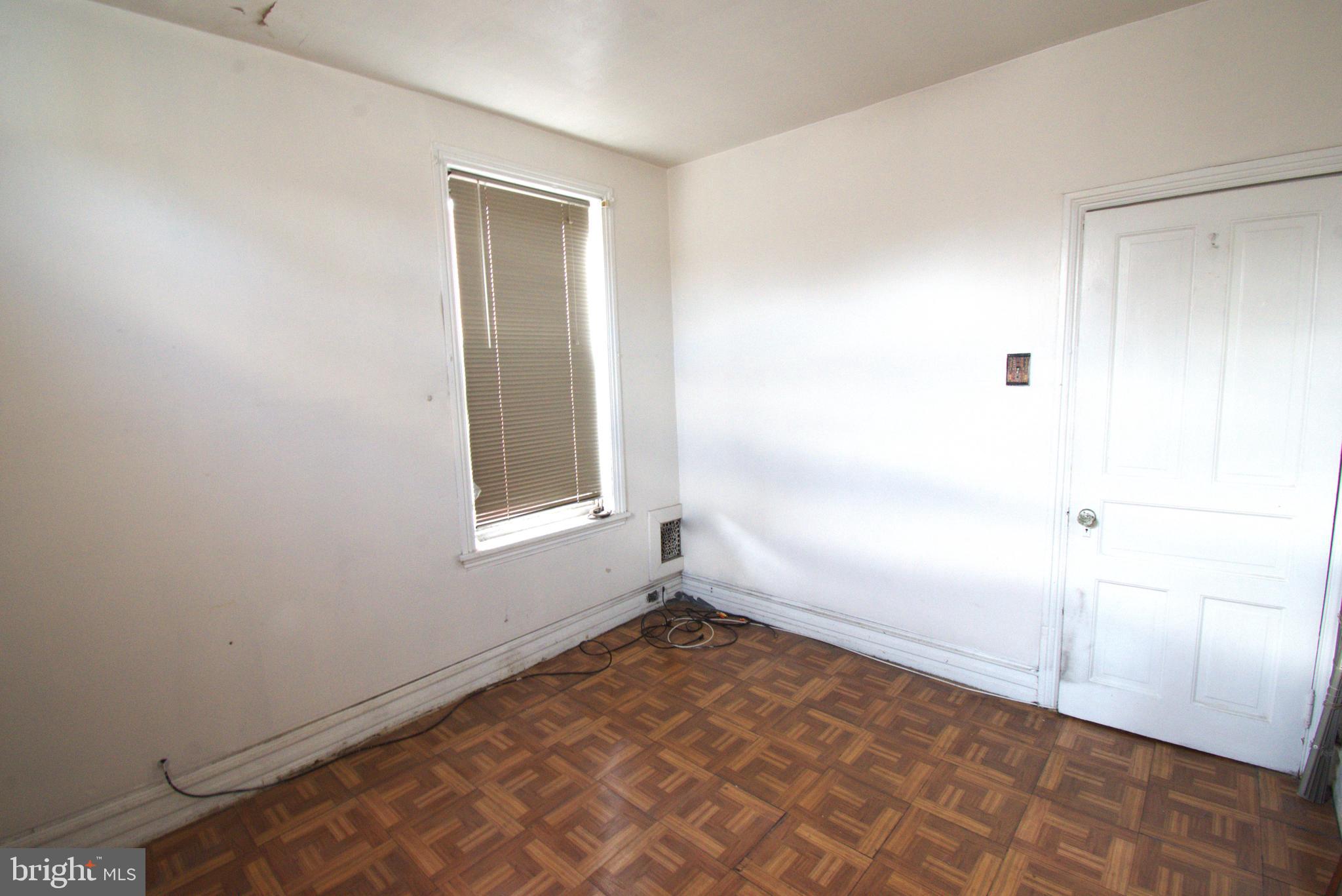 STRAWBERRY MANSION - Residential