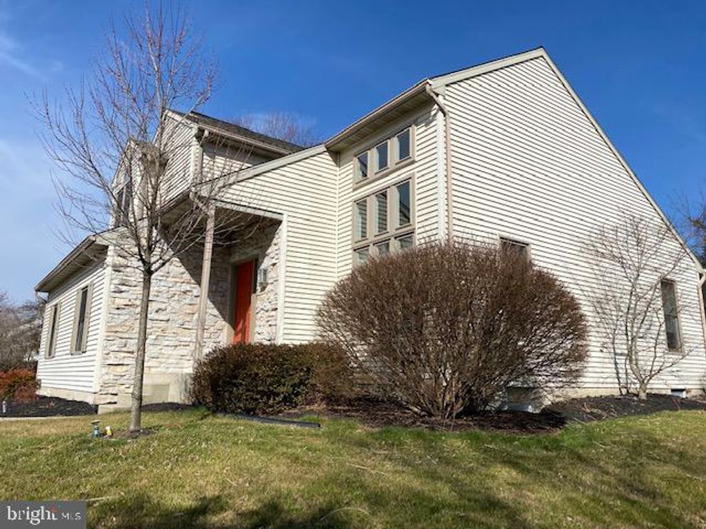 Photo of 1004 FIELDSTONE CT, LANCASTER, PA 17603 (MLS # PALA2030650)