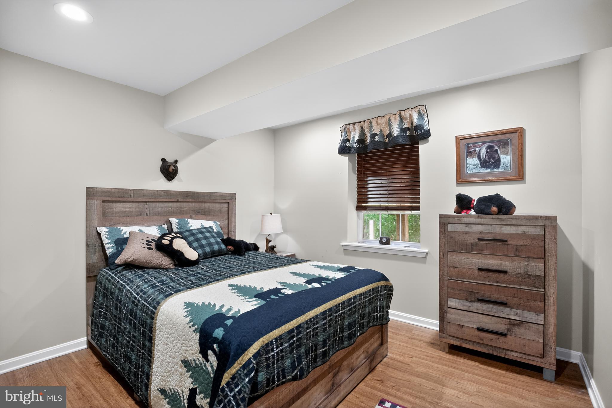 COVE POINT WOODS - Residential
