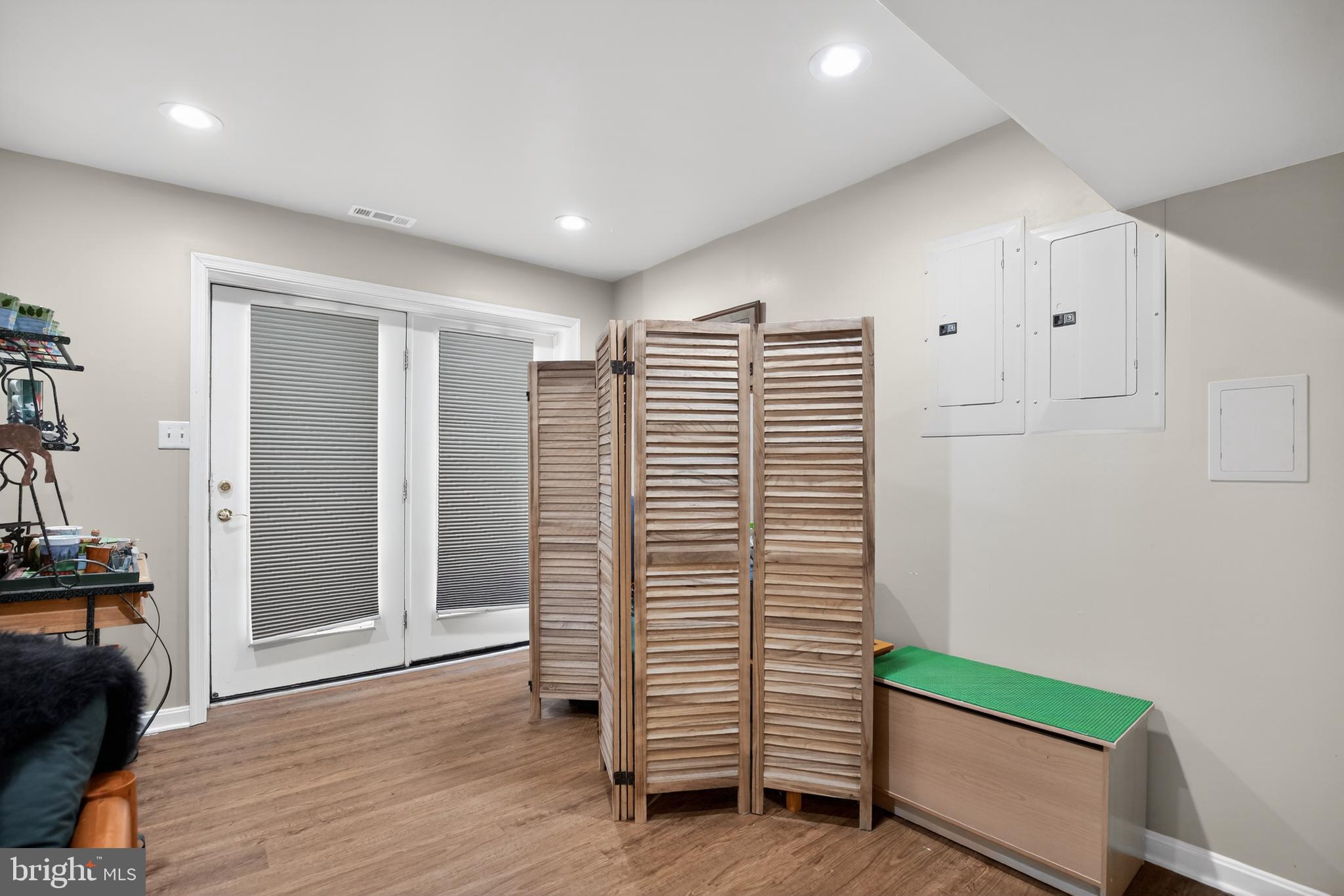 COVE POINT WOODS - Residential