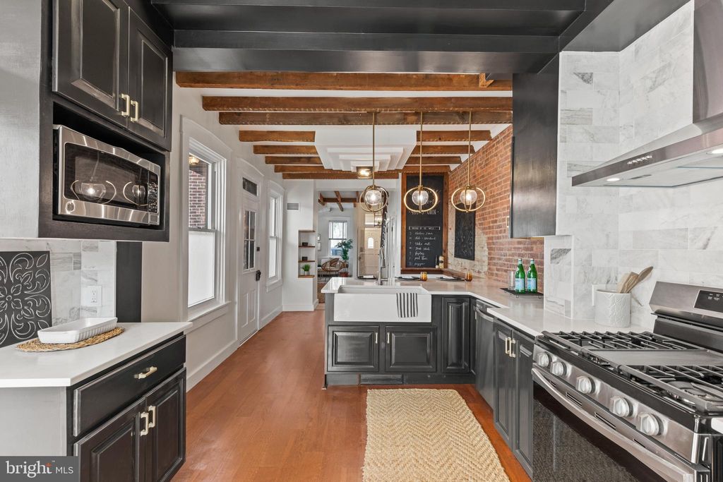 Photo of 460 S QUEEN ST, LANCASTER, PA 17603 (MLS # PALA2031342)