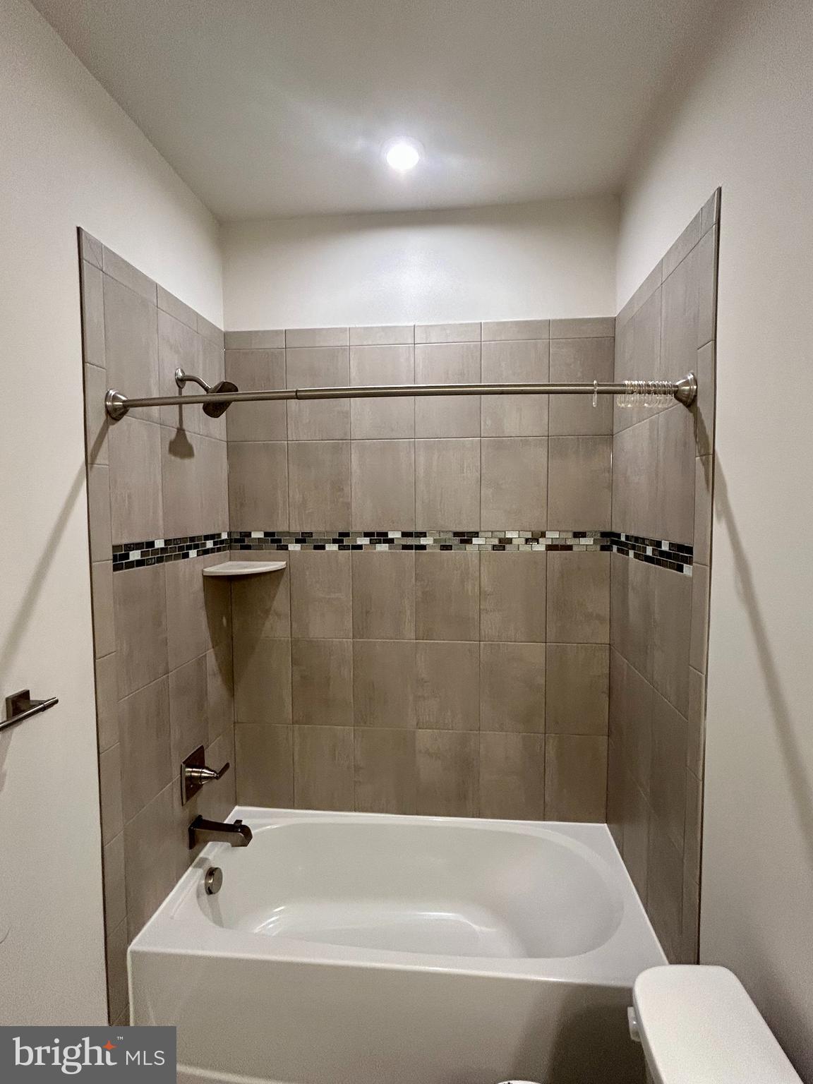 MAGNESS MILL - Residential Lease