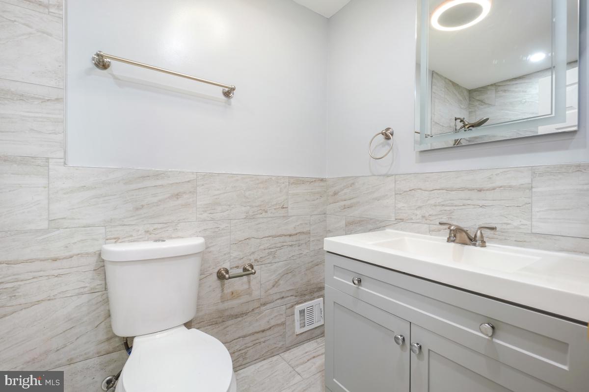 SILVERWOOD - Residential Lease