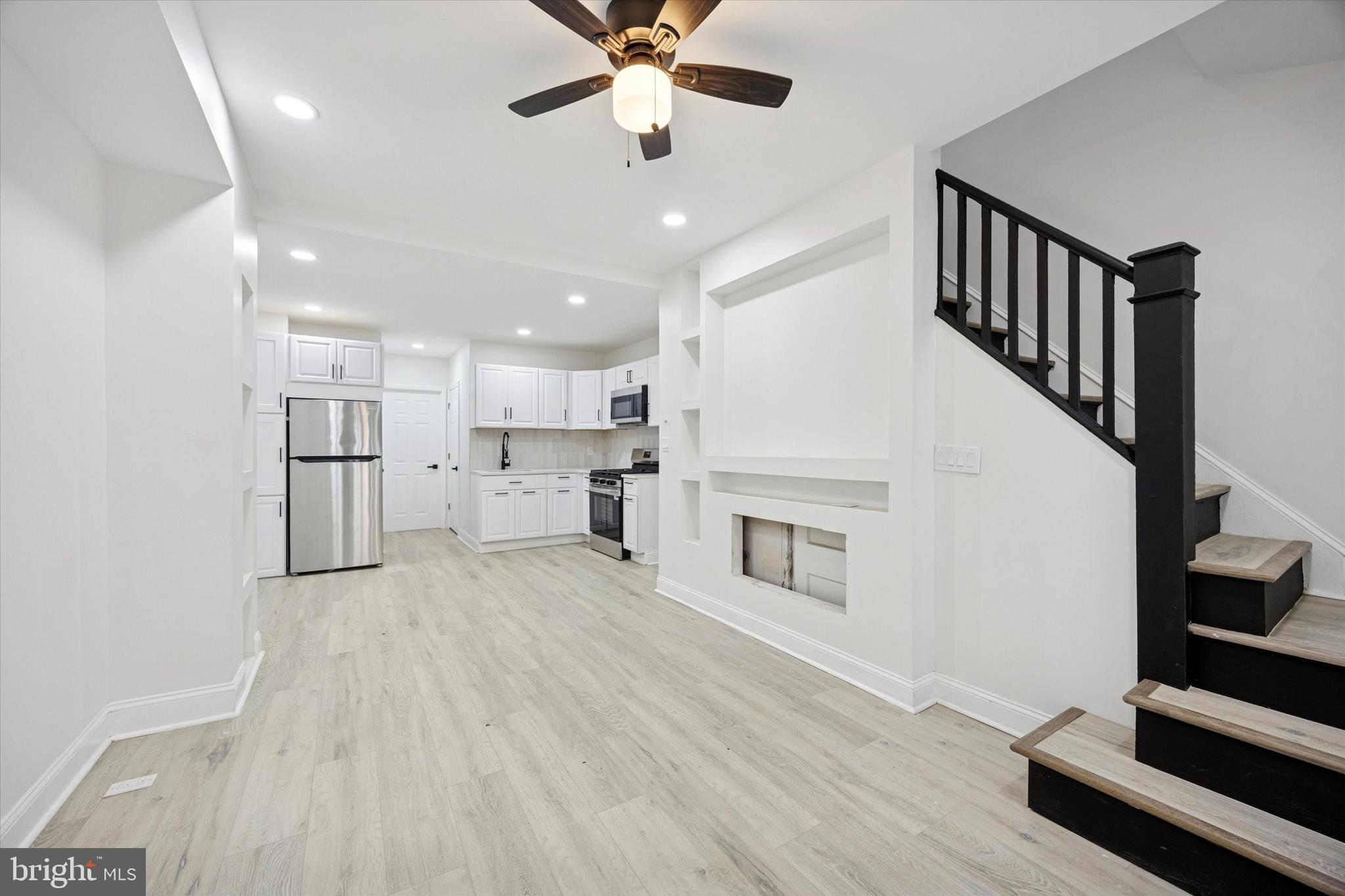 3241 N ETTING STREET