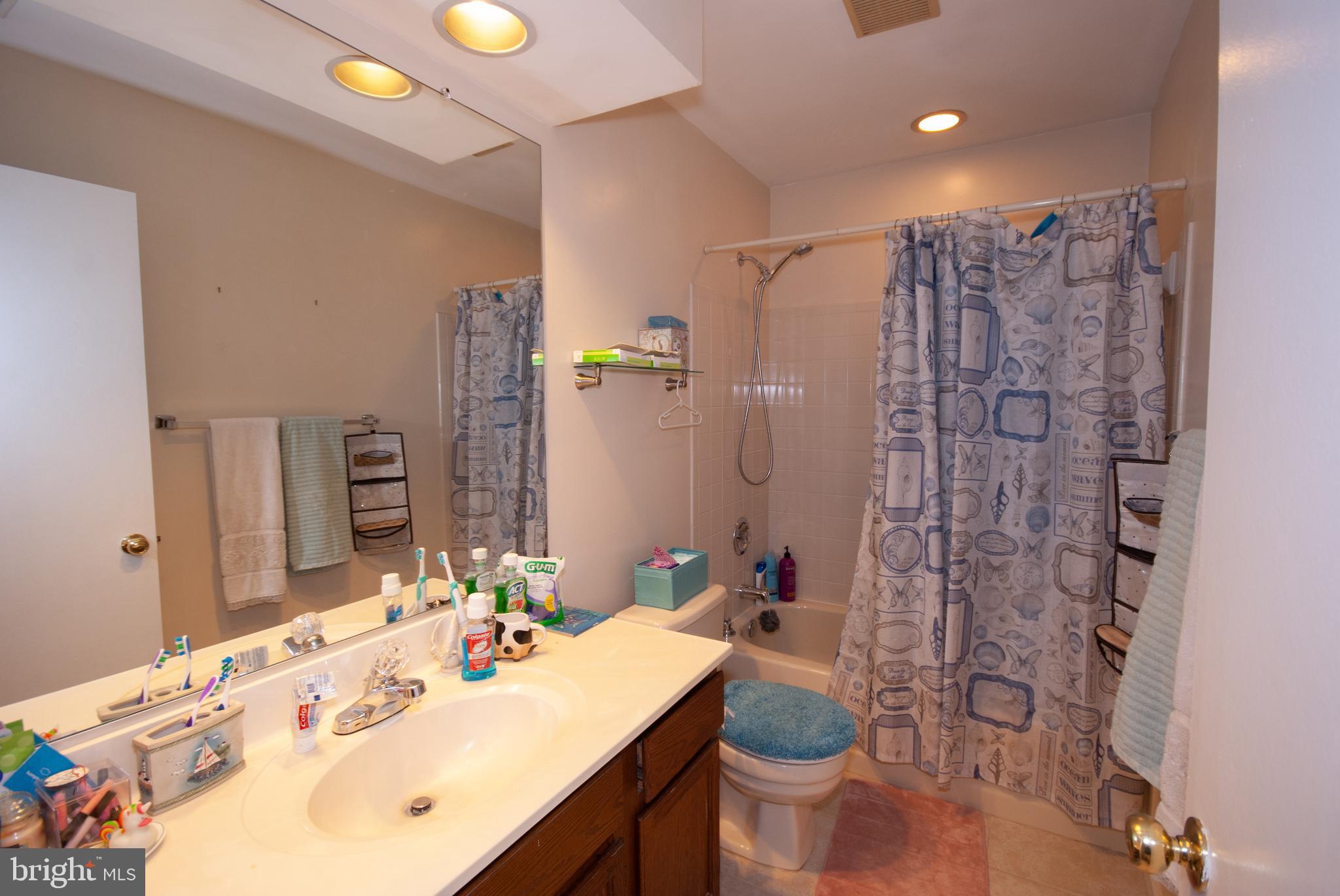 MCDONALD KNOLLS - Residential Lease