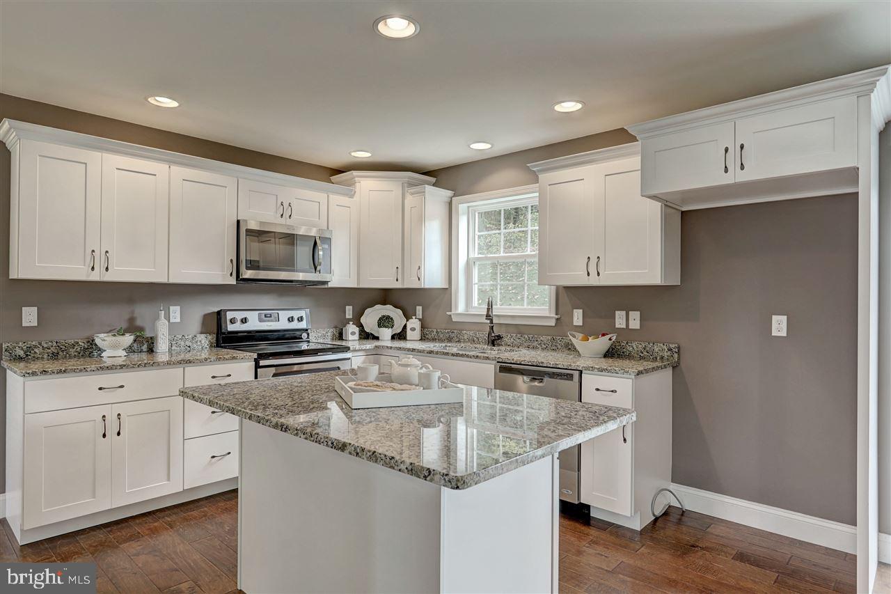 SHERIDAN MANOR - Residential