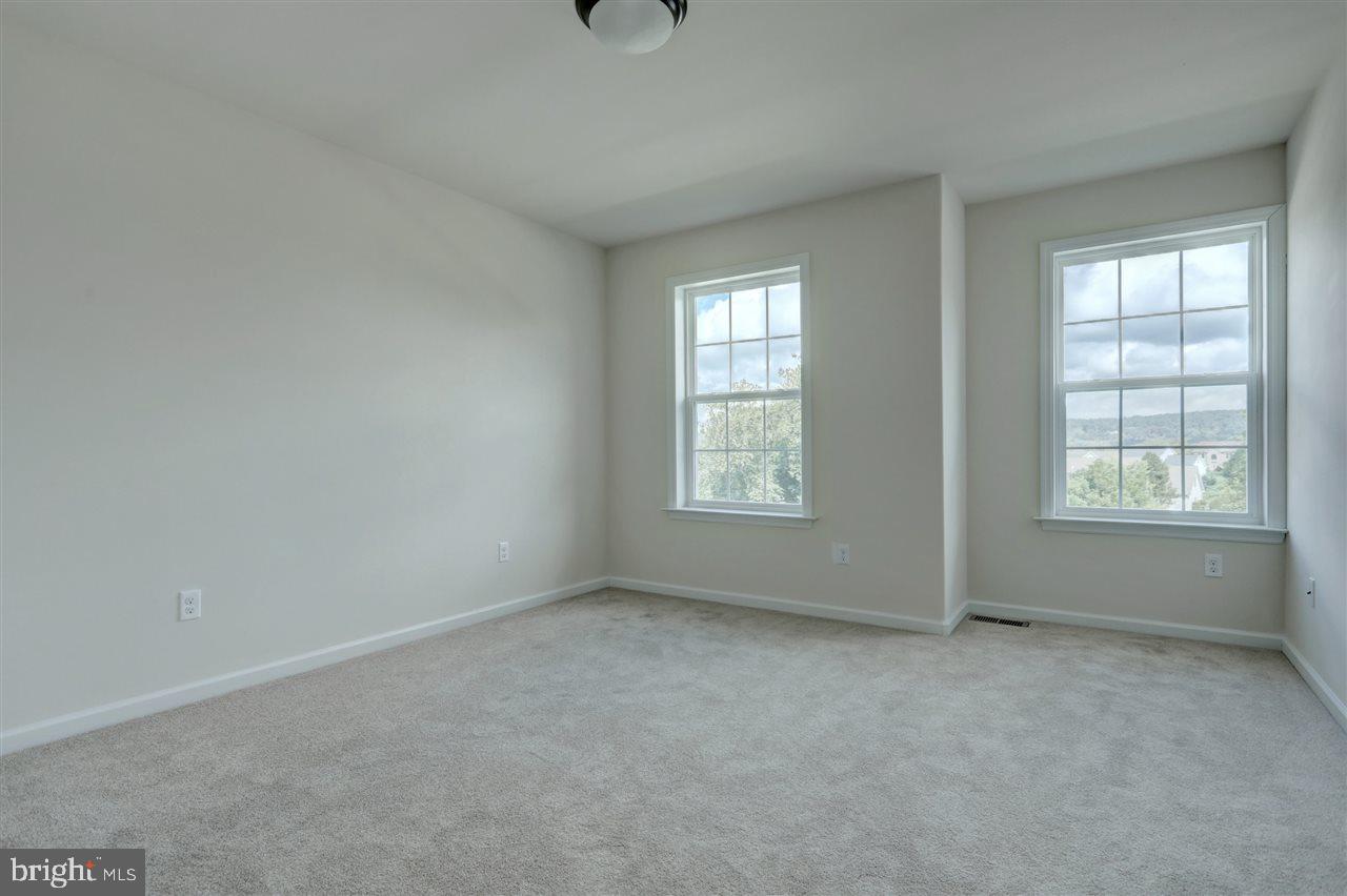 SHERIDAN MANOR - Residential