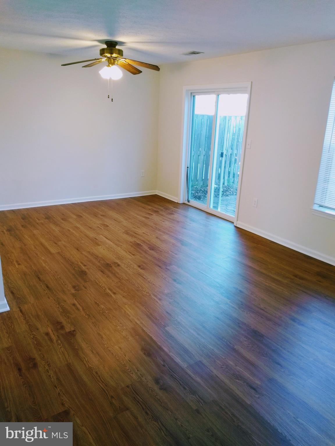 ST CHARLES SUB - HAMPSHIRE - Residential Lease