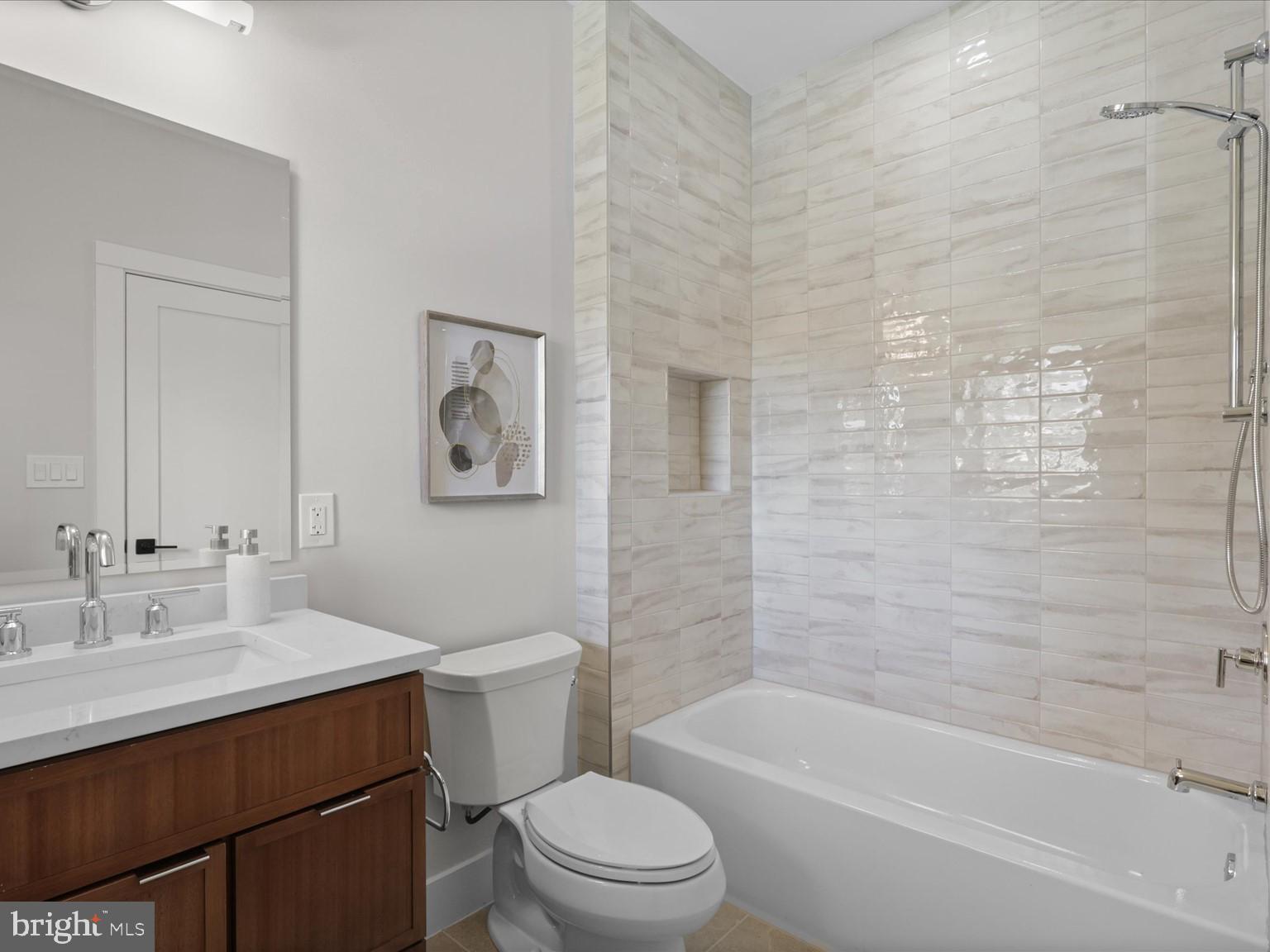 VIENNA WOODS - Residential