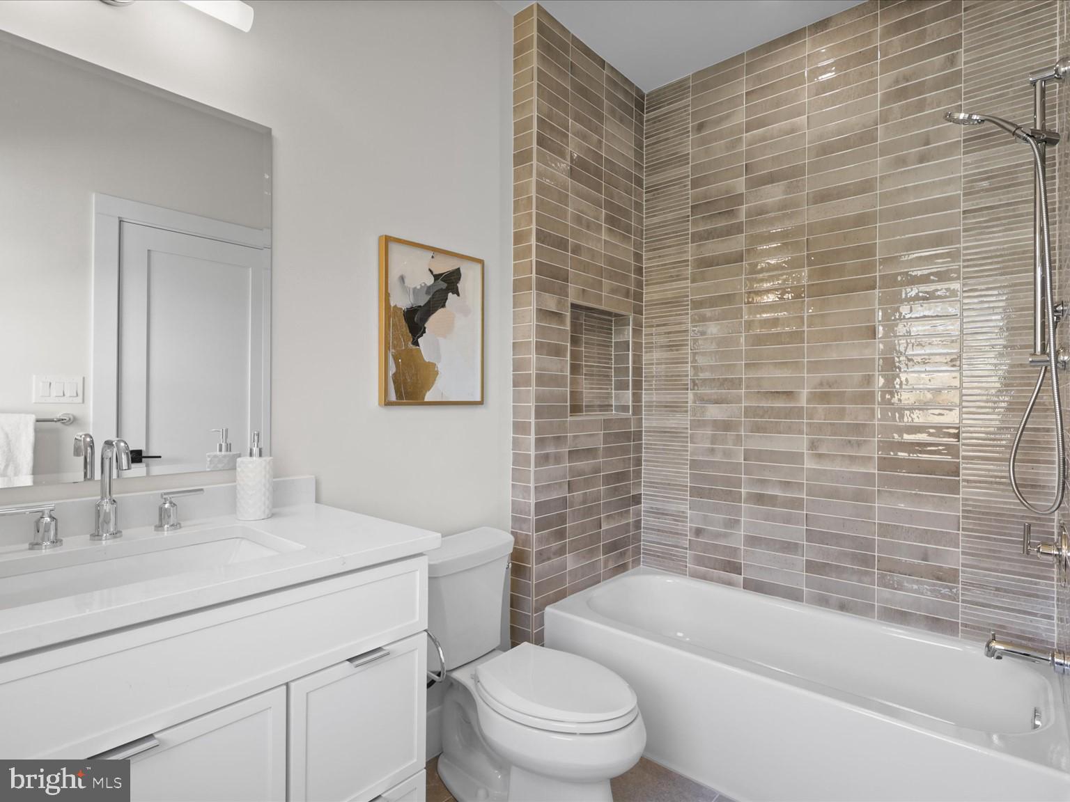 VIENNA WOODS - Residential