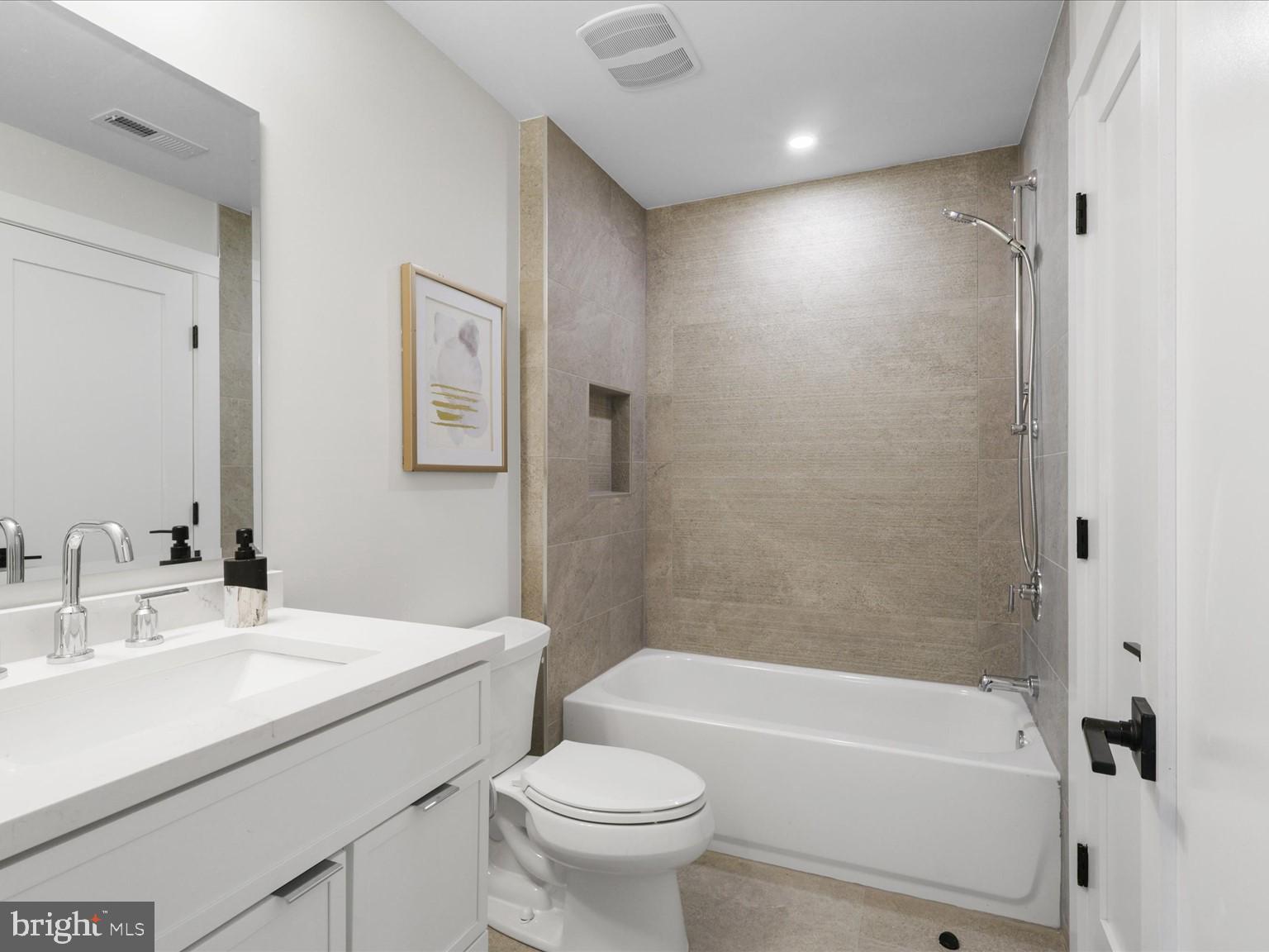 VIENNA WOODS - Residential