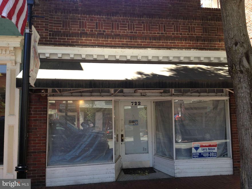 HUGE PRICE DROP! Great Old Town Fredericksburg location!  Just a few doors down from the Visitors Center, near large Hotel in the middle of Old Town. Was a restaurant can be once again, Art Gallery, Store, Salon, Bar etc.  Great foot traffic and parking. Super central location.