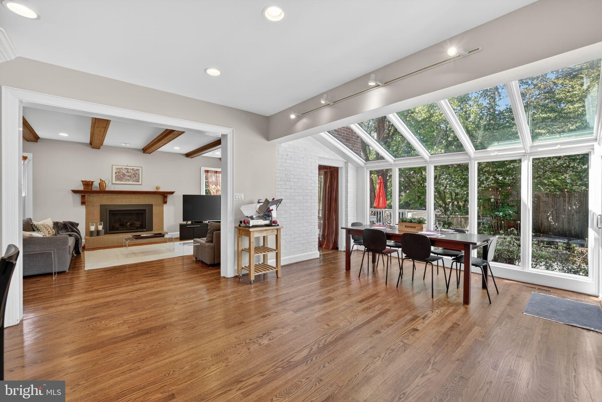 WESTMORELAND HILLS - Residential