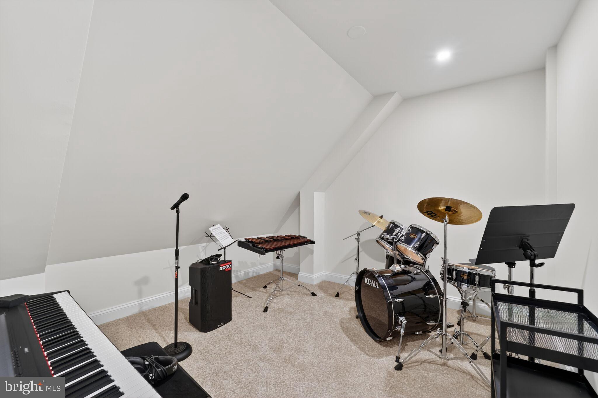 WESTMORELAND HILLS - Residential