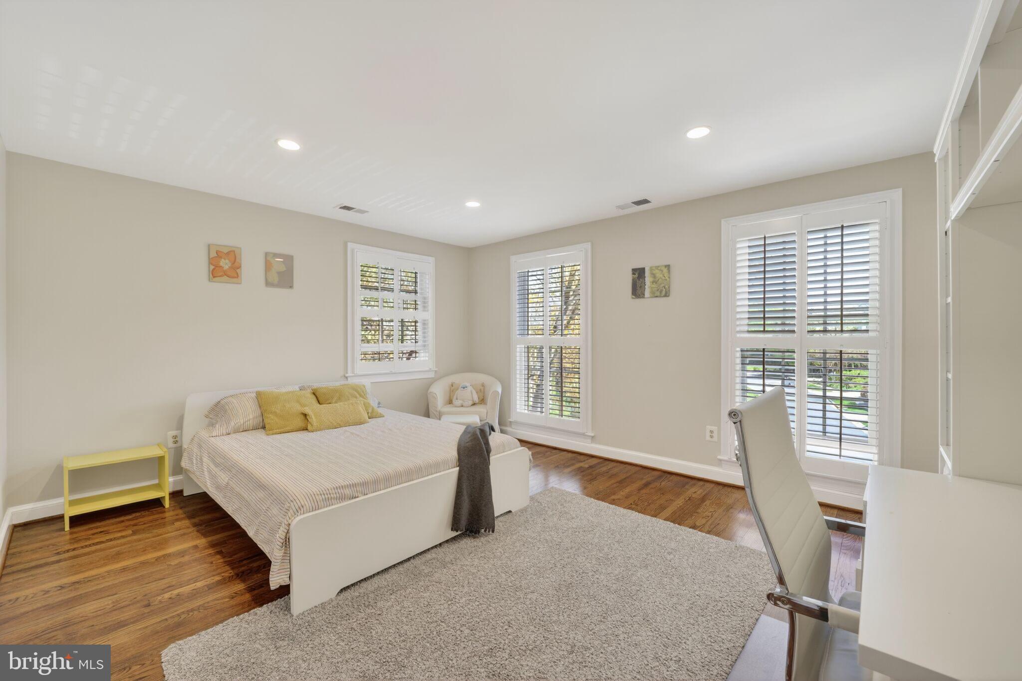 WESTMORELAND HILLS - Residential