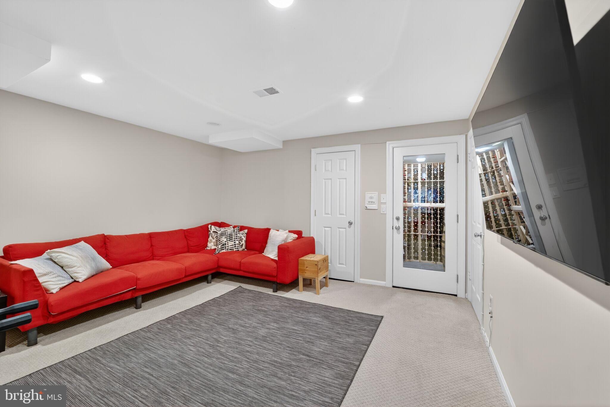 WESTMORELAND HILLS - Residential