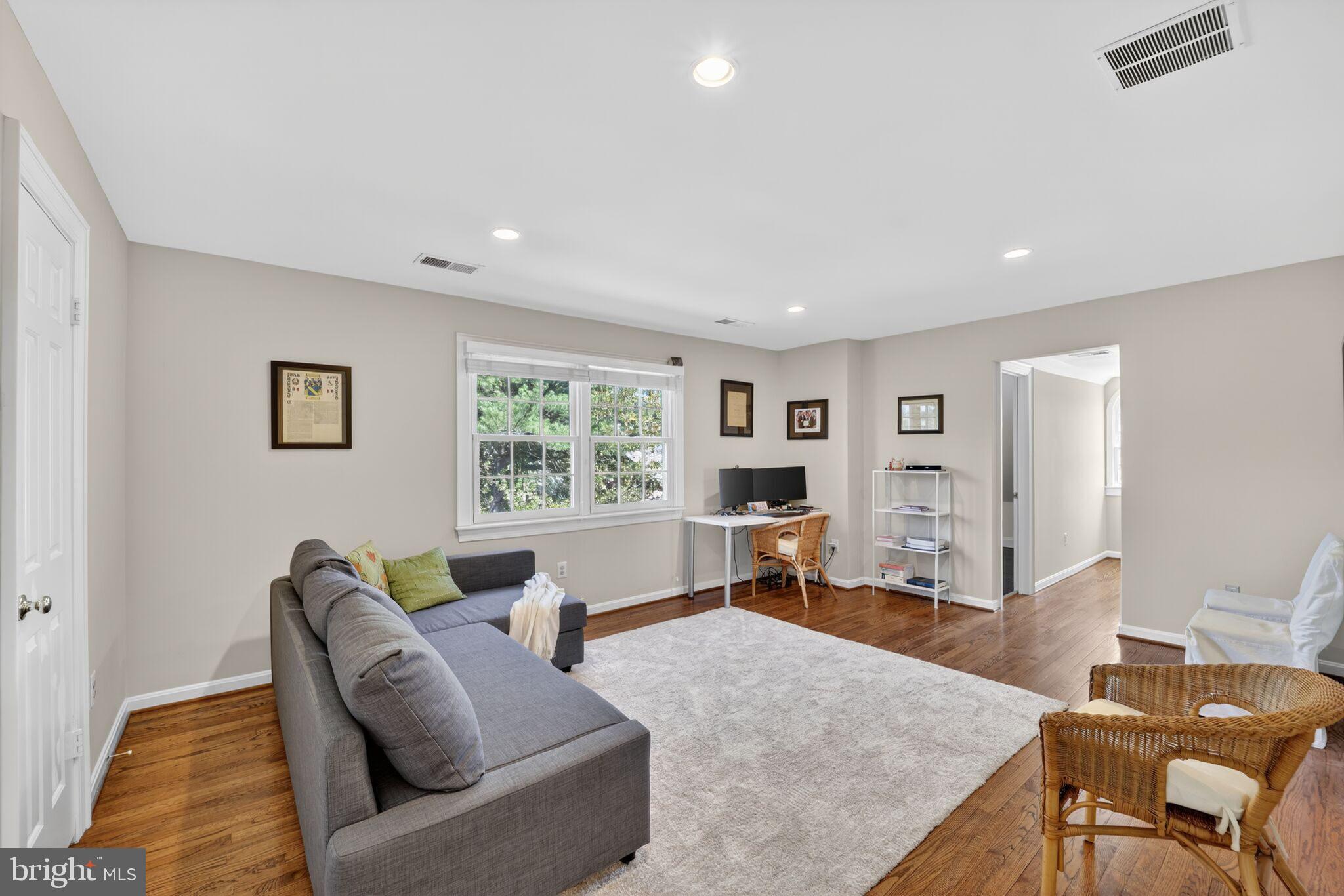 WESTMORELAND HILLS - Residential