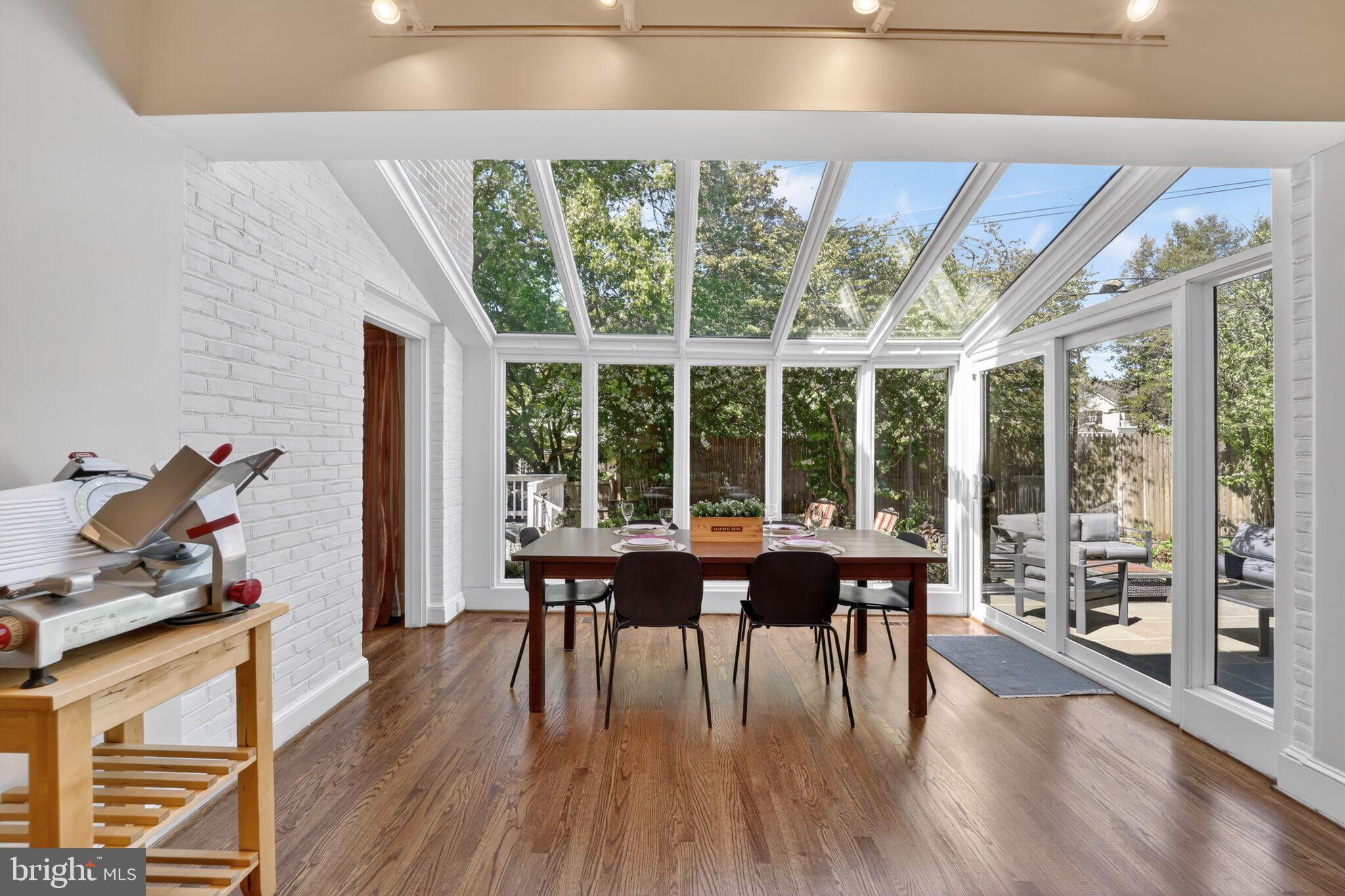 WESTMORELAND HILLS - Residential