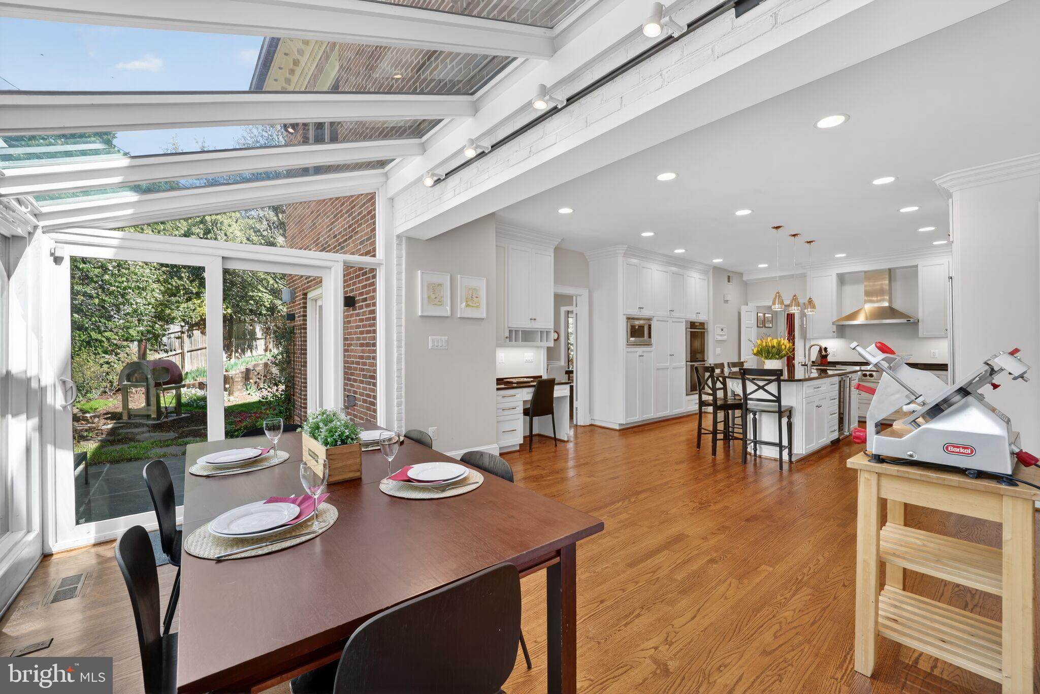 WESTMORELAND HILLS - Residential