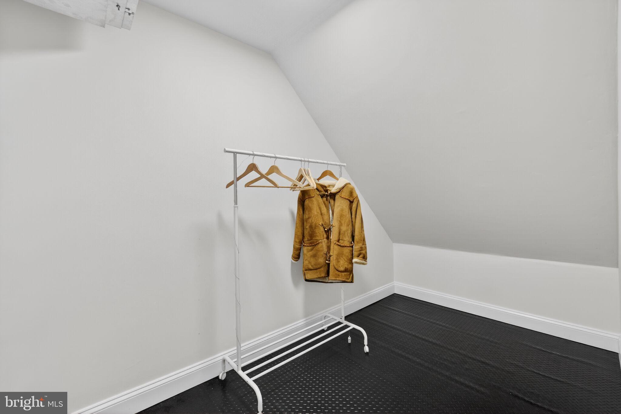 WESTMORELAND HILLS - Residential