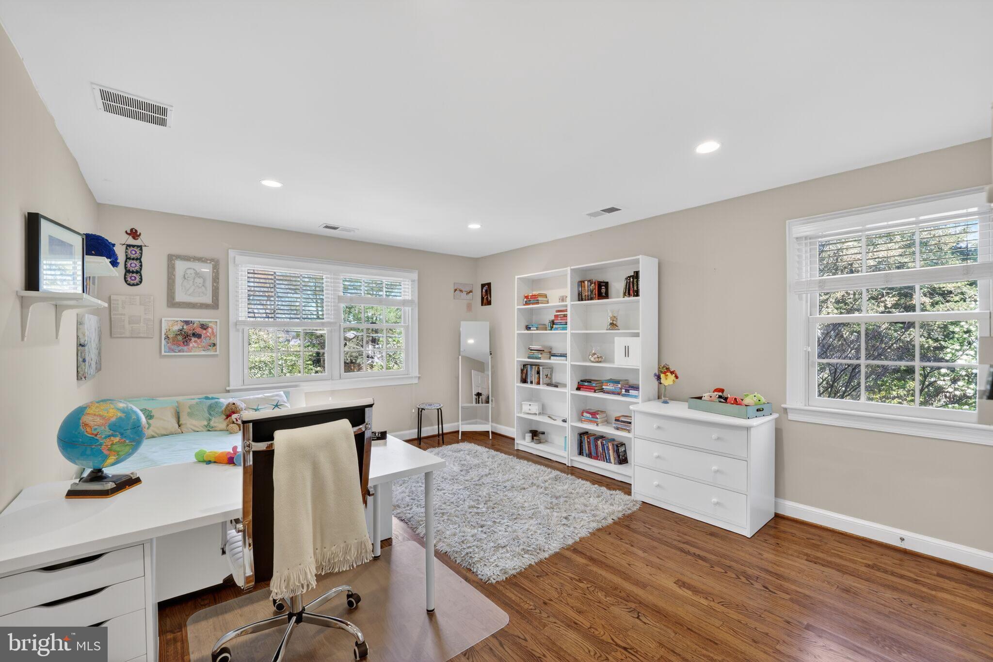 WESTMORELAND HILLS - Residential